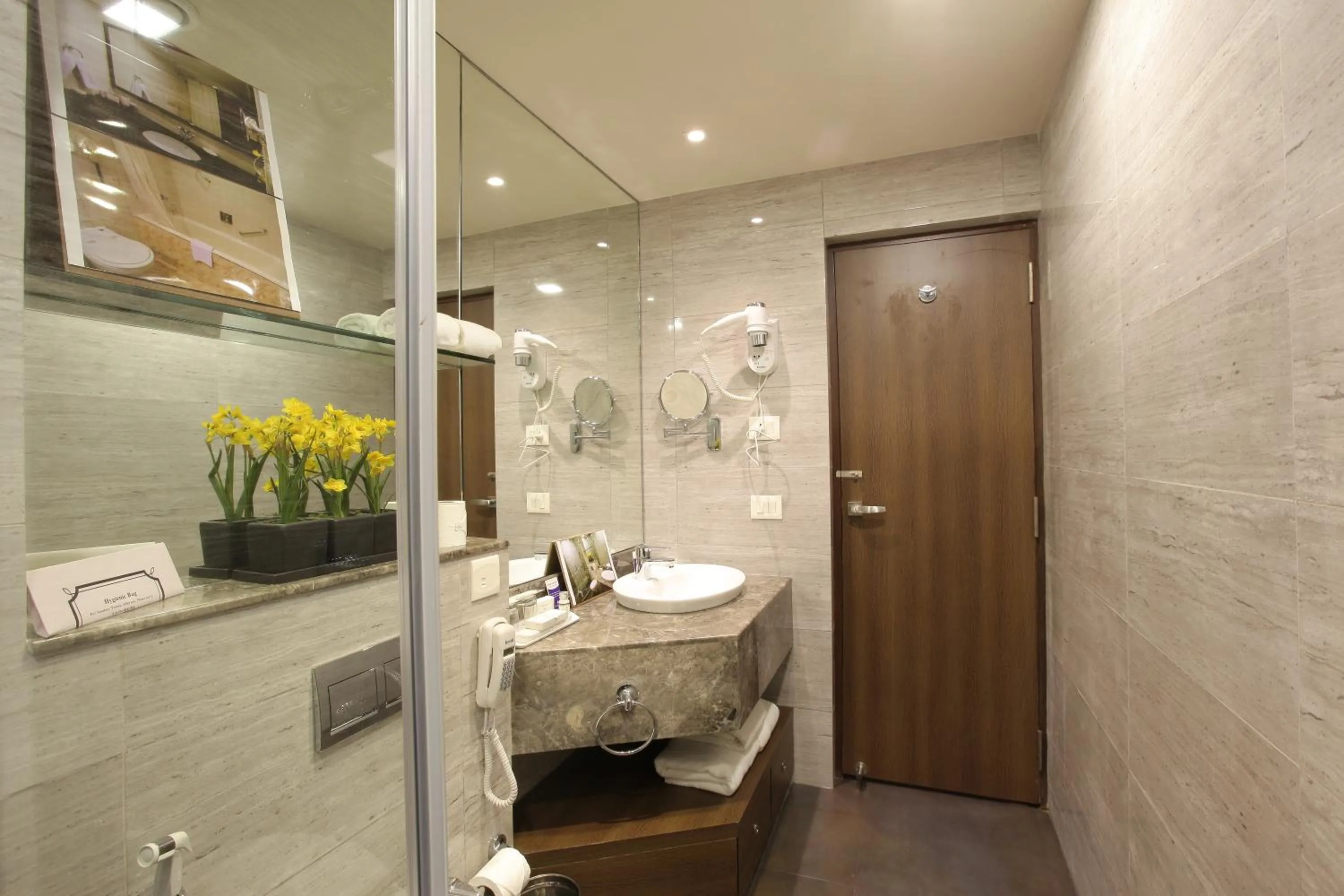 Bathroom in Peerless Hotel Kolkata