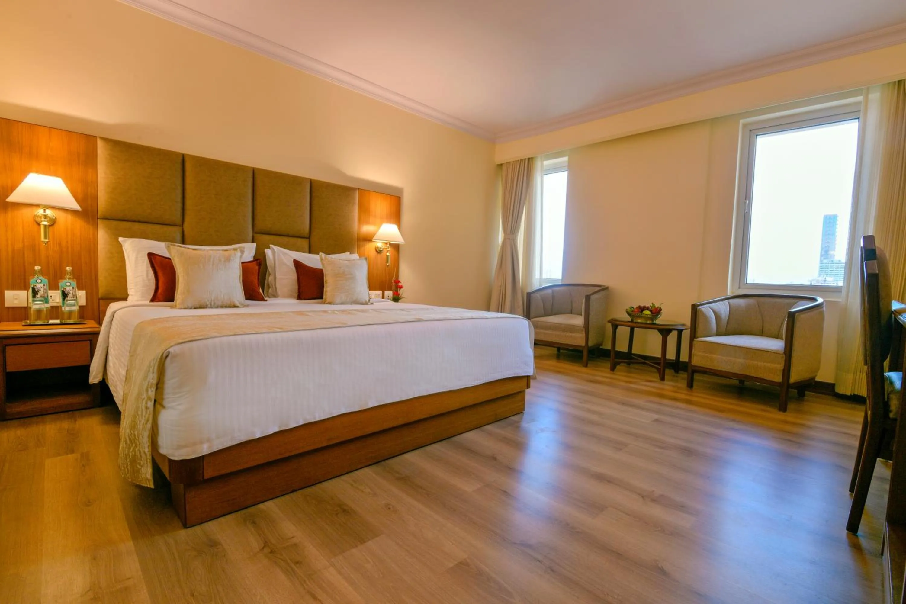 Bedroom, Bed in Peerless Hotel Kolkata