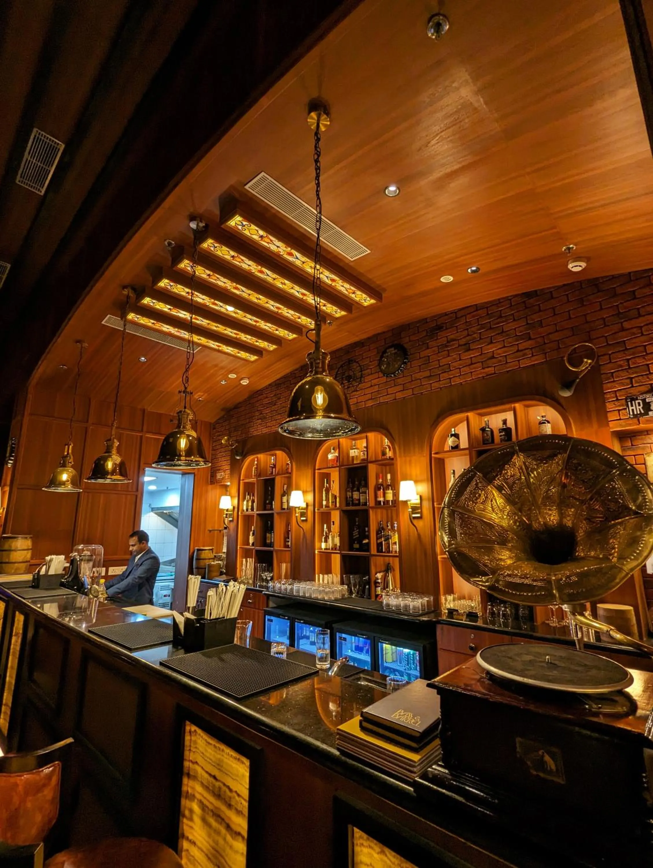 Restaurant/places to eat in Peerless Hotel Kolkata