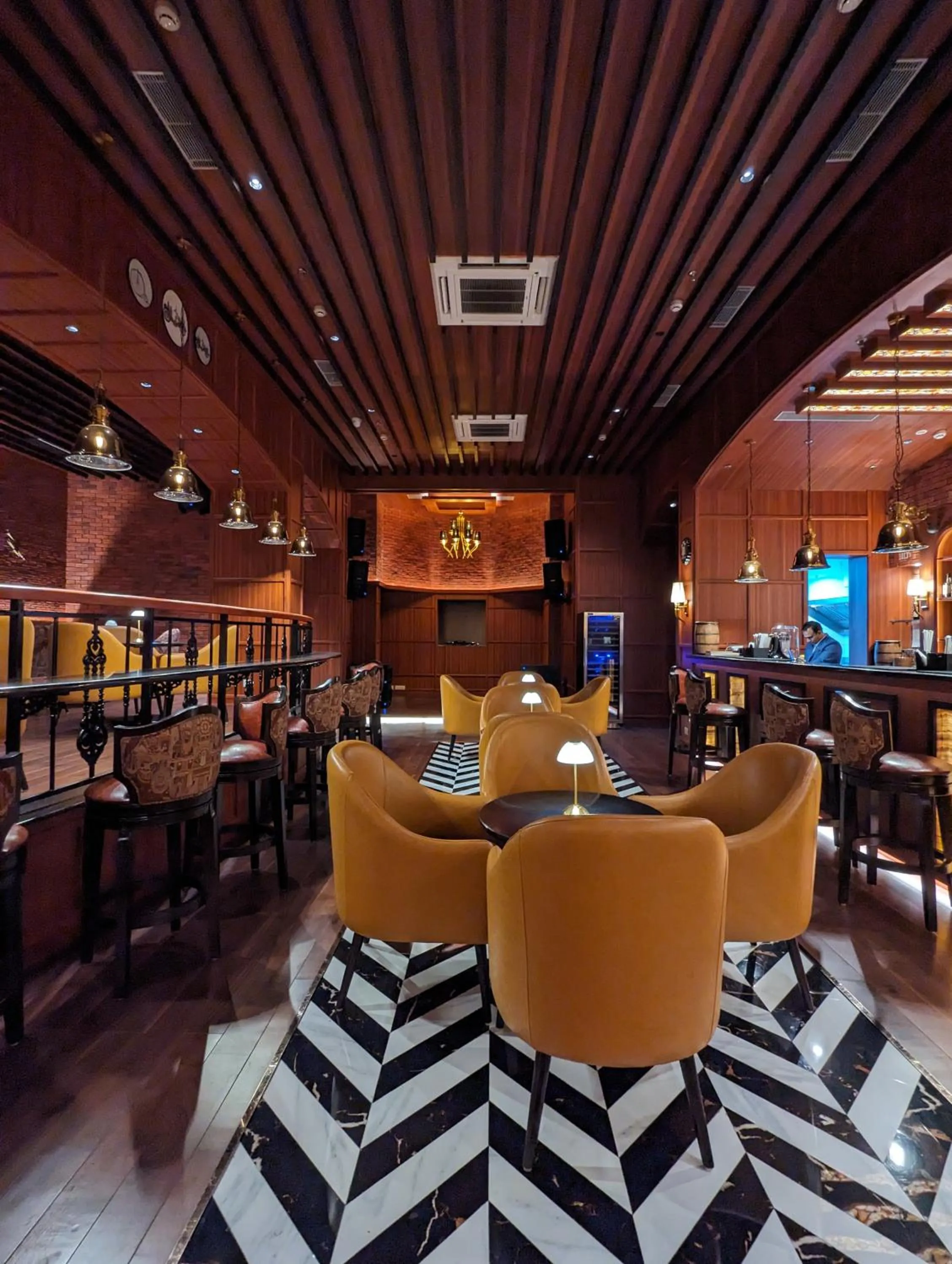 Restaurant/places to eat in Peerless Hotel Kolkata