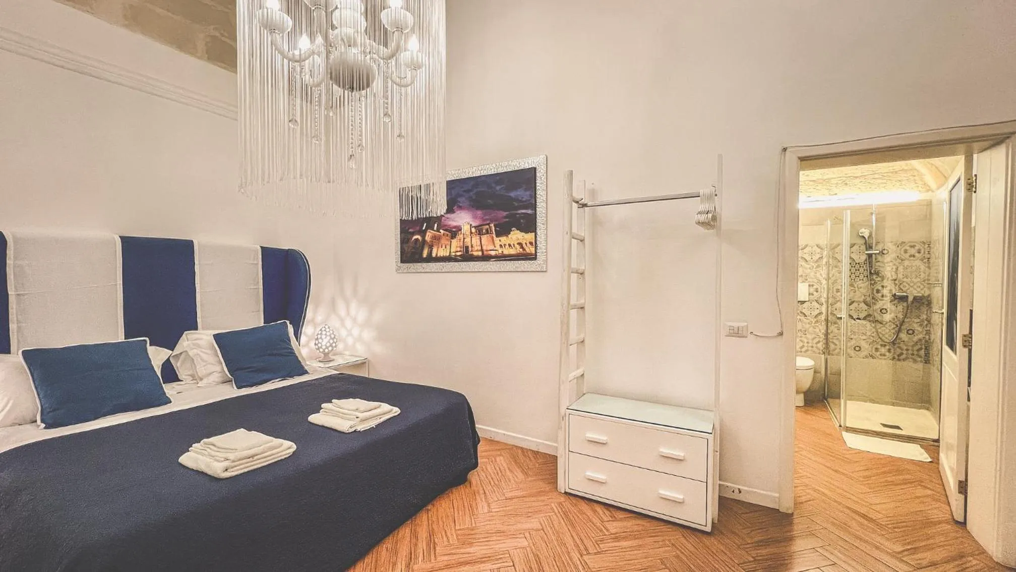 Photo of the whole room, Bed in Cadelli Luxury Suite & Apartments