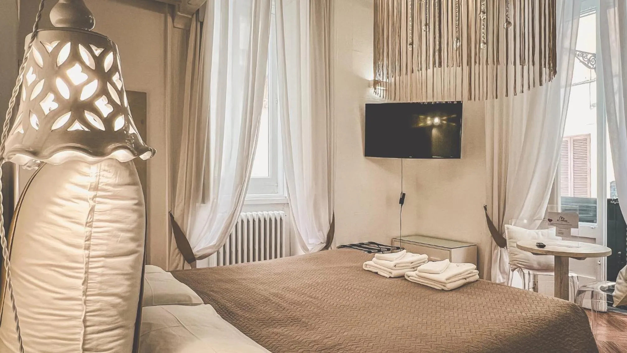 Photo of the whole room, Bed in Cadelli Luxury Suite & Apartments