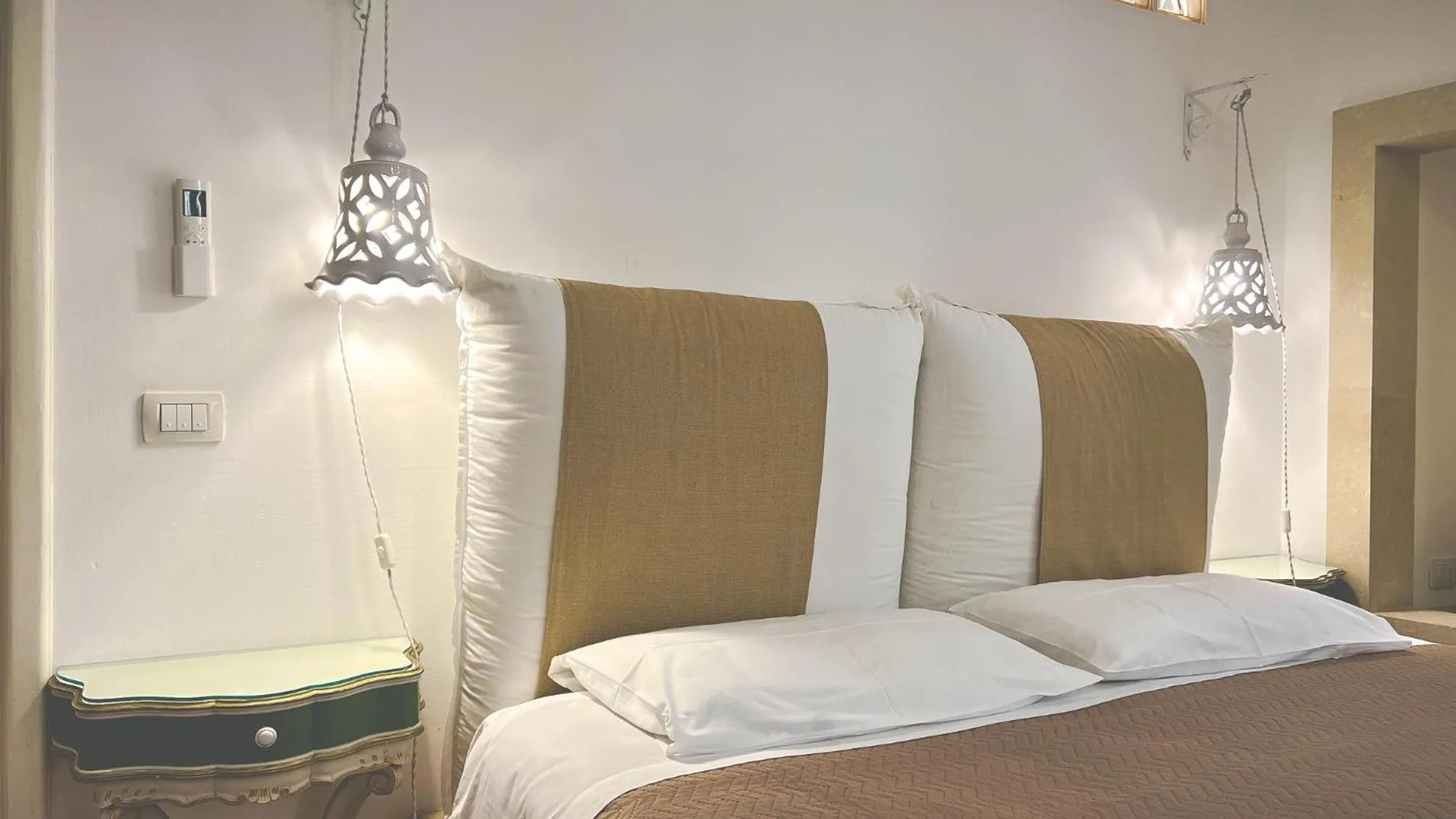 Photo of the whole room, Bed in Cadelli Luxury Suite & Apartments