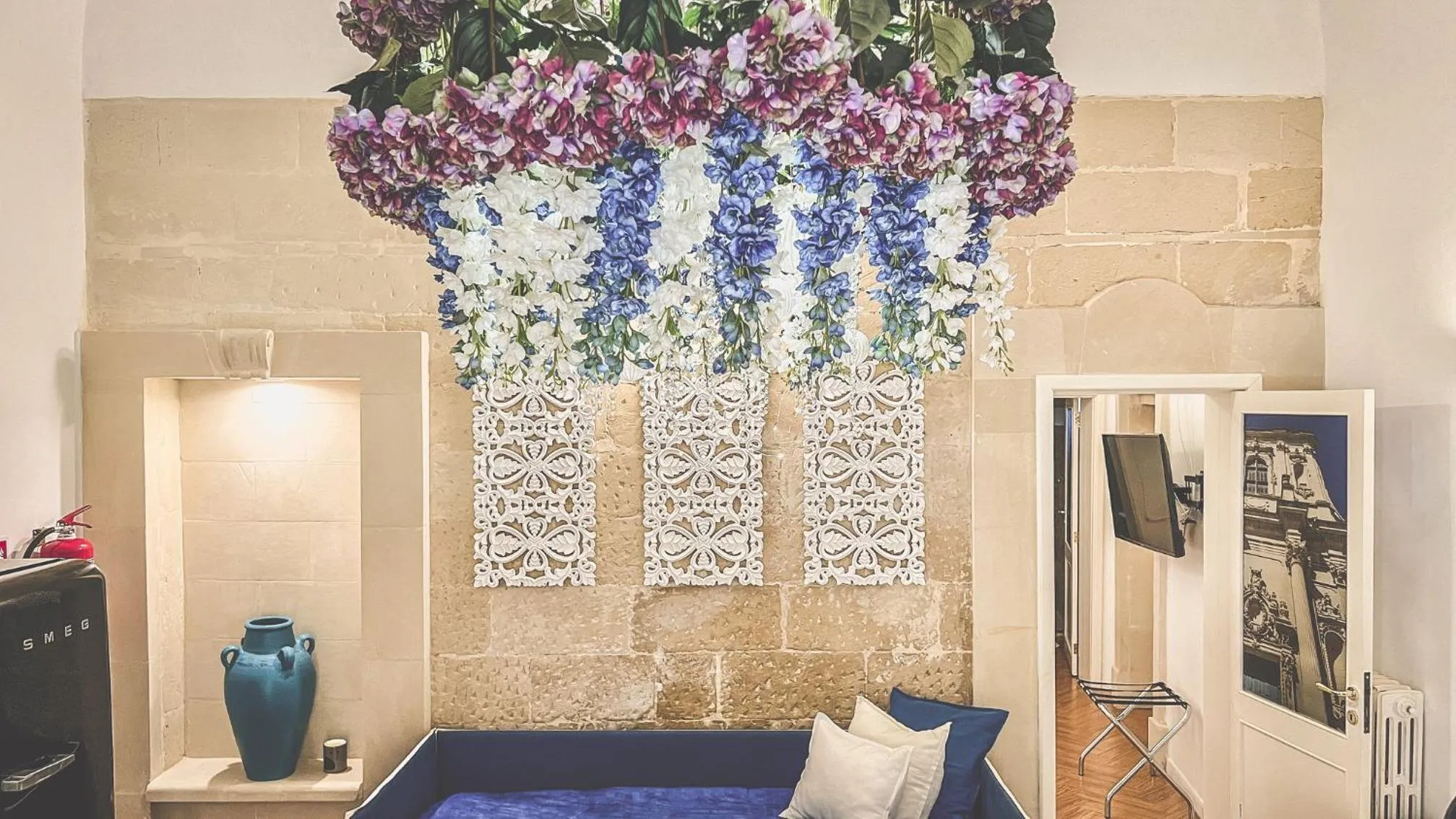 Seating area in Cadelli Luxury Suite & Apartments