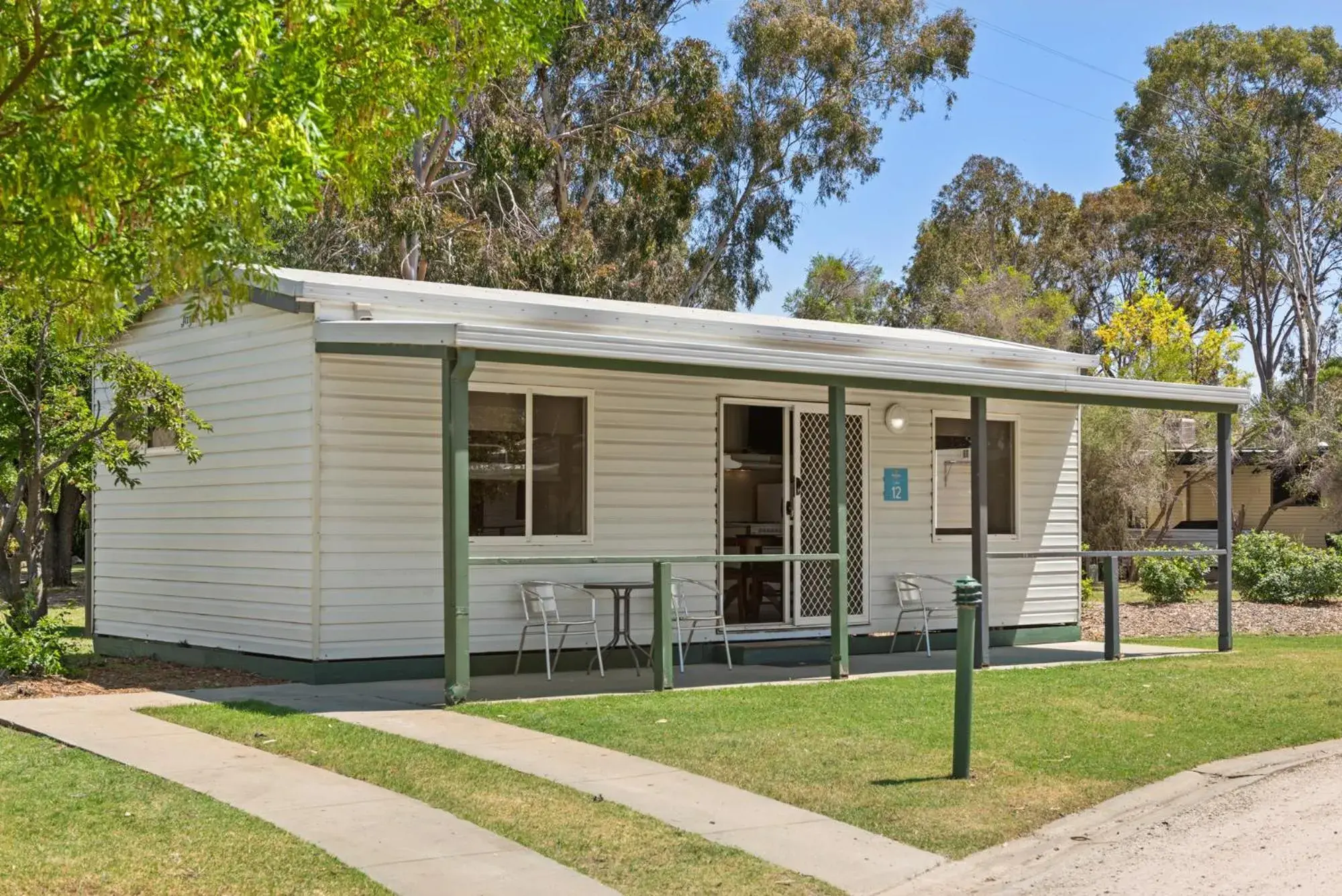 Standard 2-Bedroom Cabin in Discovery Parks - Moama West Standard 2-Bedroom Cabin in Discovery Parks - Moama West
