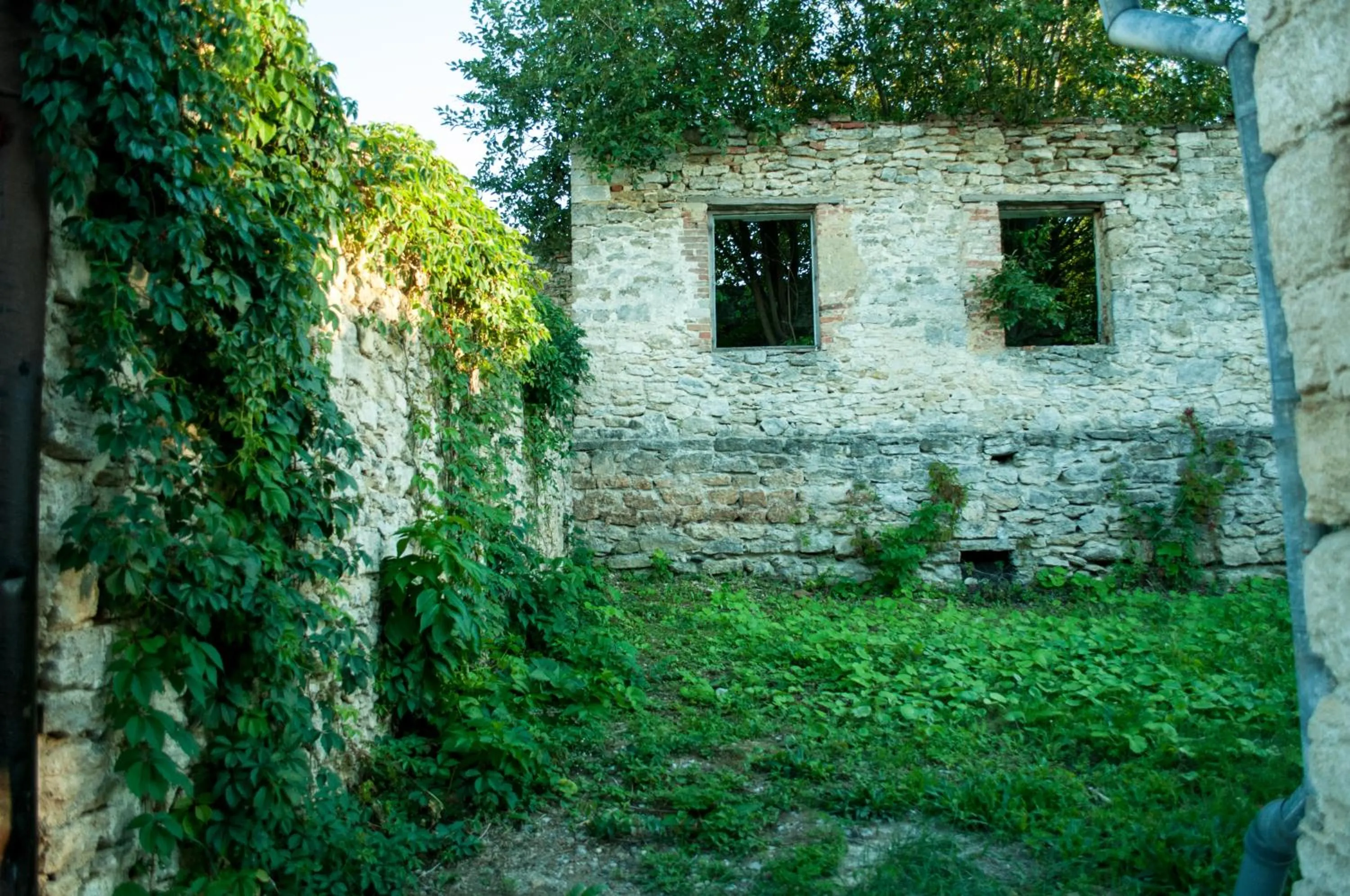 Property building in Hotel Rafinad