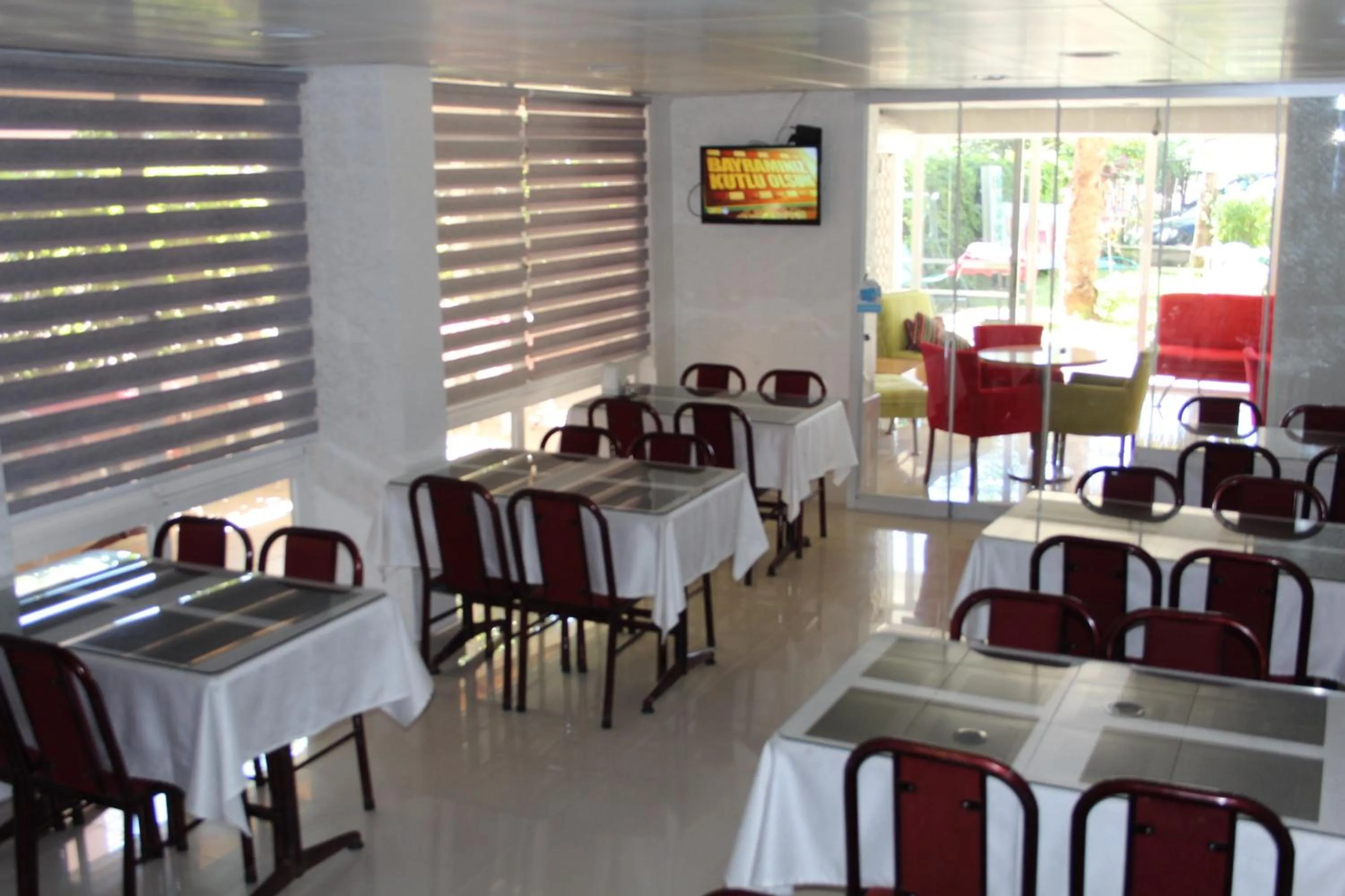 Restaurant/places to eat in Hotel Simsek