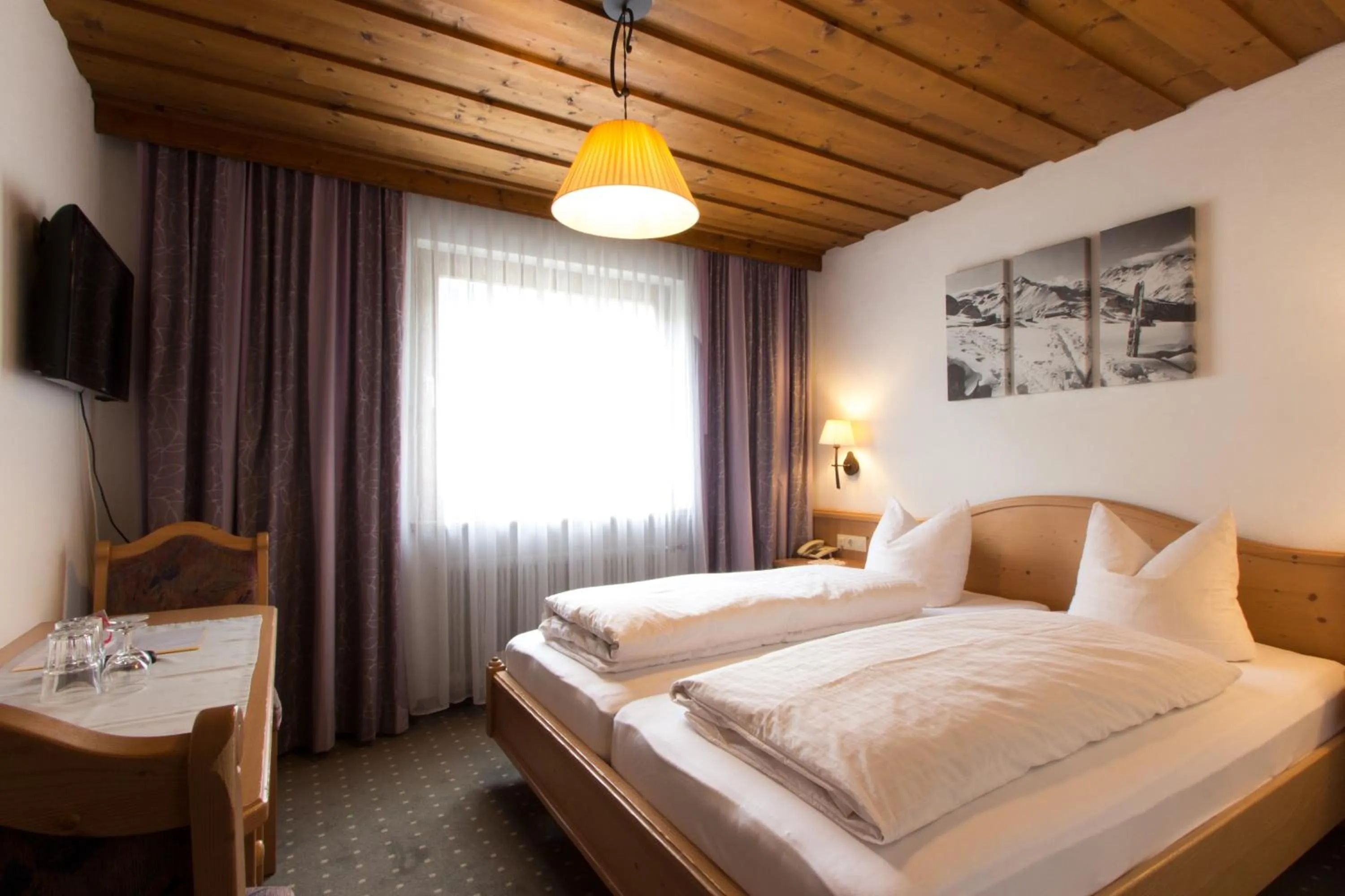 Bedroom, Bed in Hotel Garni Försterheim