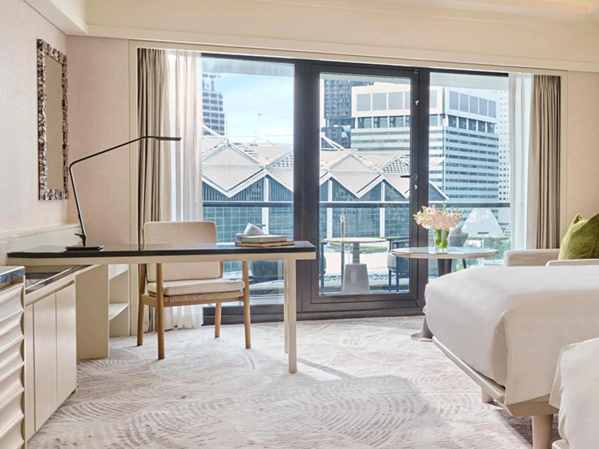 Balcony/Terrace, Bed in Mandarin Oriental, Singapore