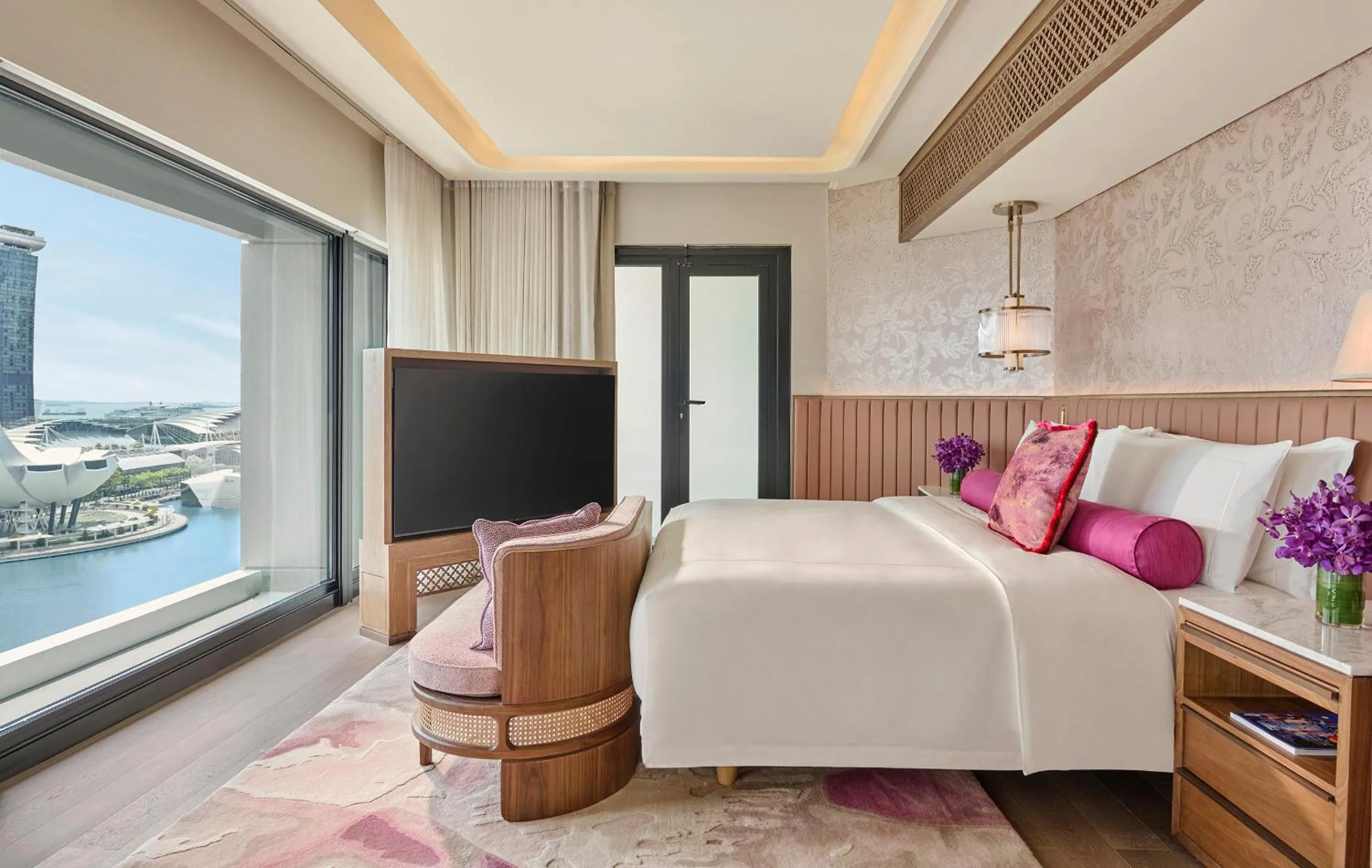 Bedroom, Bed in Mandarin Oriental, Singapore
