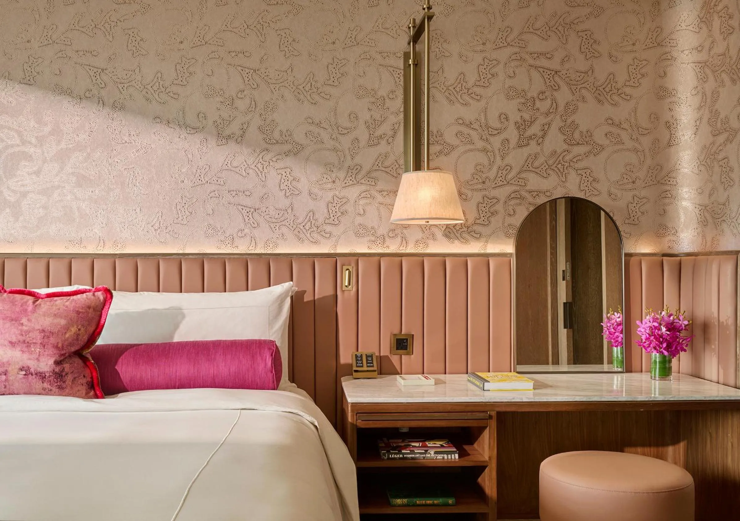 Bedroom, Bed in Mandarin Oriental, Singapore