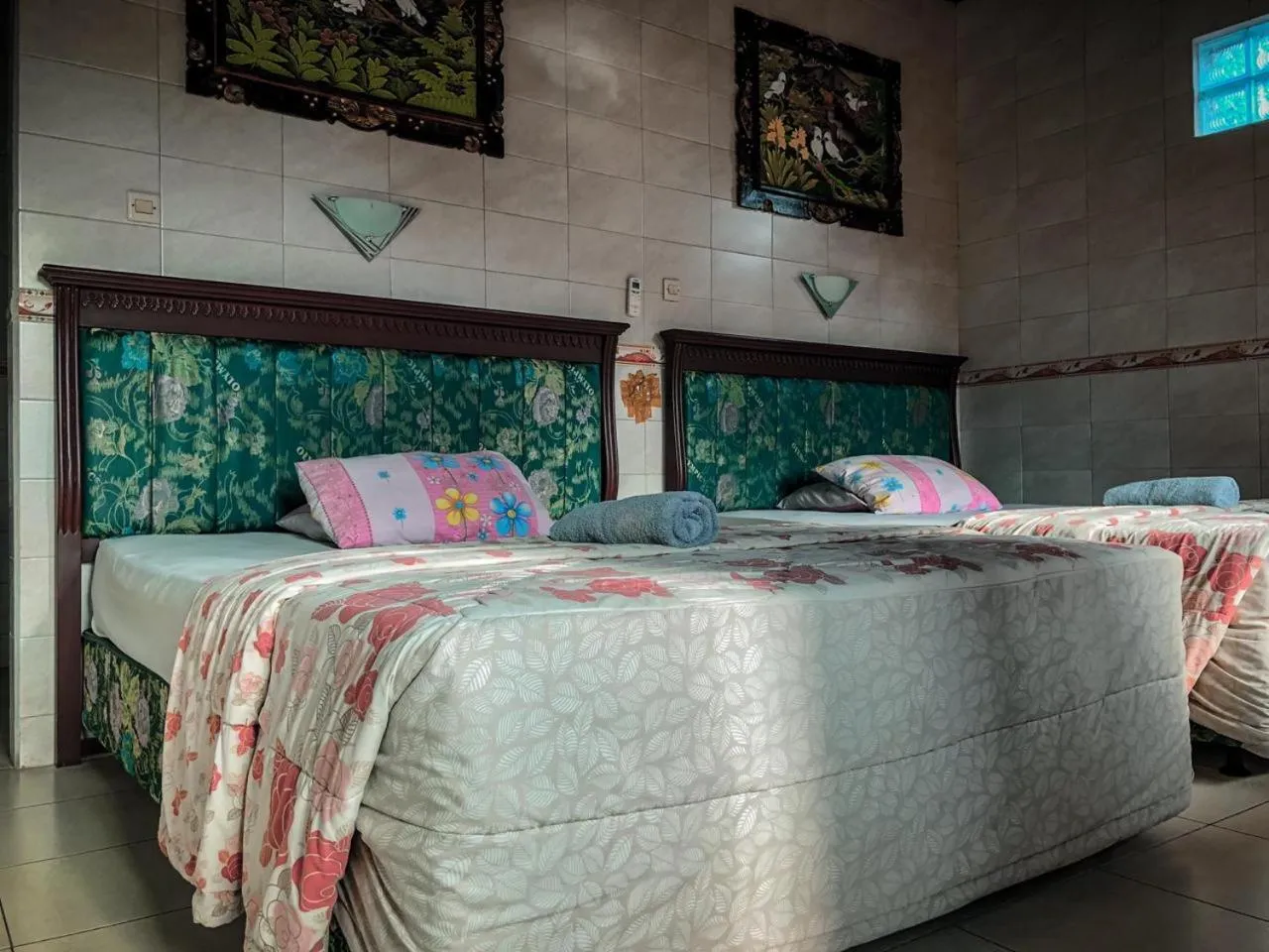 Deluxe Twin Room in Kerti Beach Bungalow and Restaurant