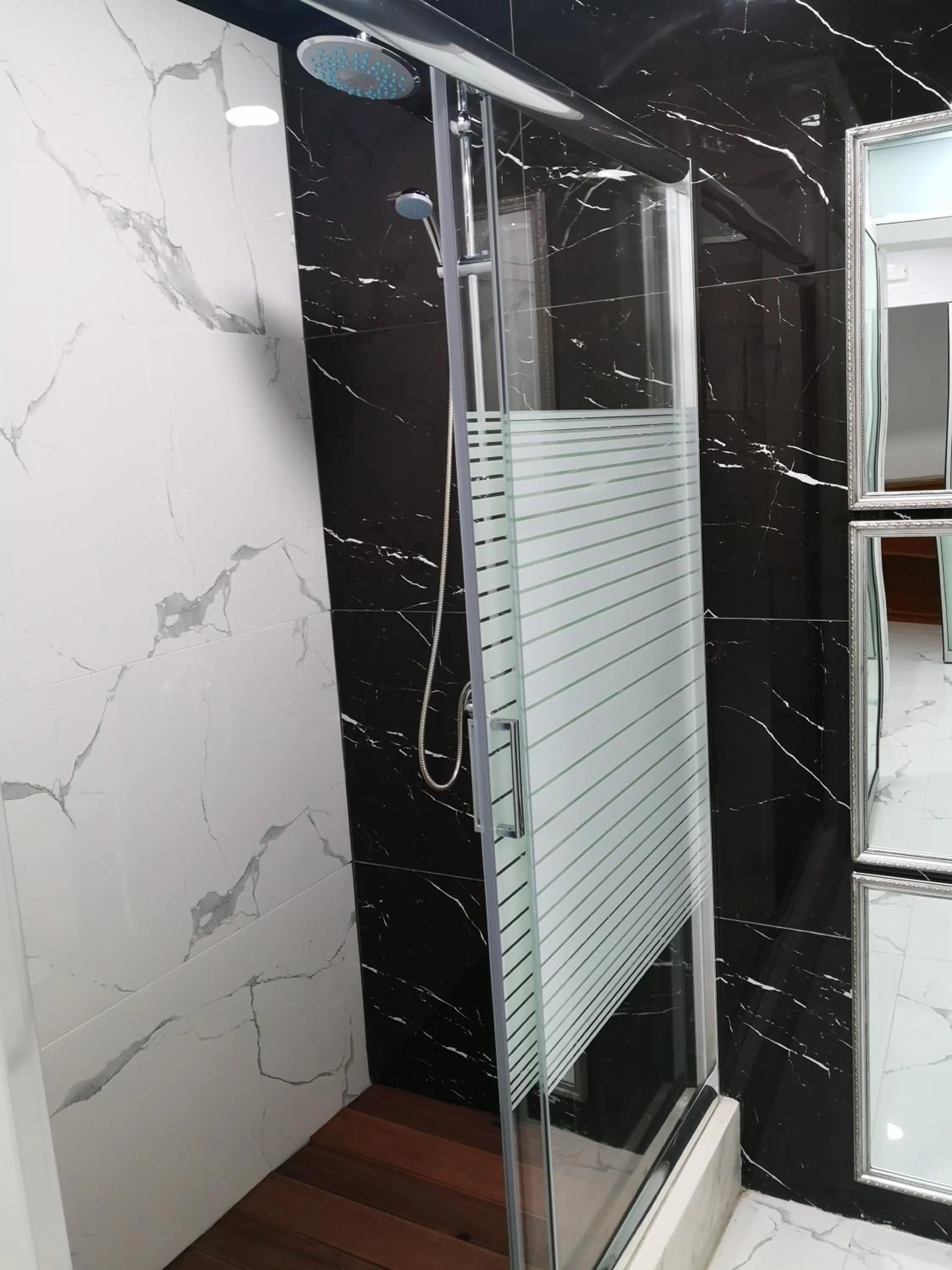 Shower in Thalia deco City & Beach Hotel