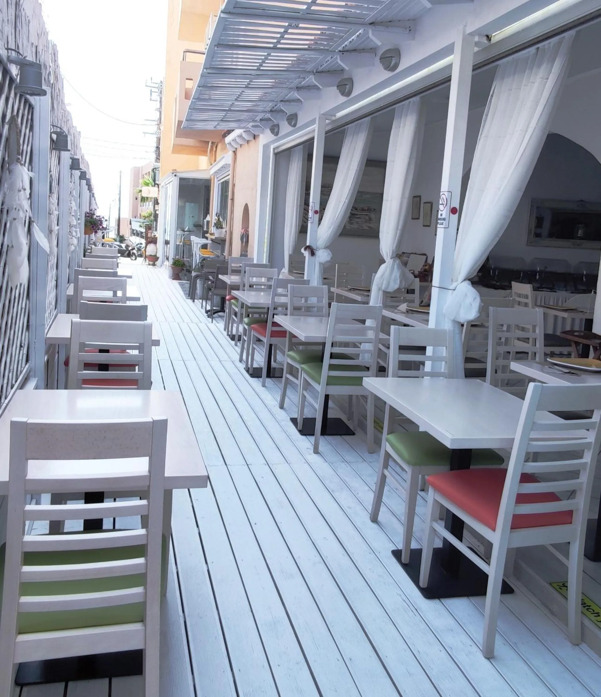 Restaurant/places to eat in Thalia deco City & Beach Hotel