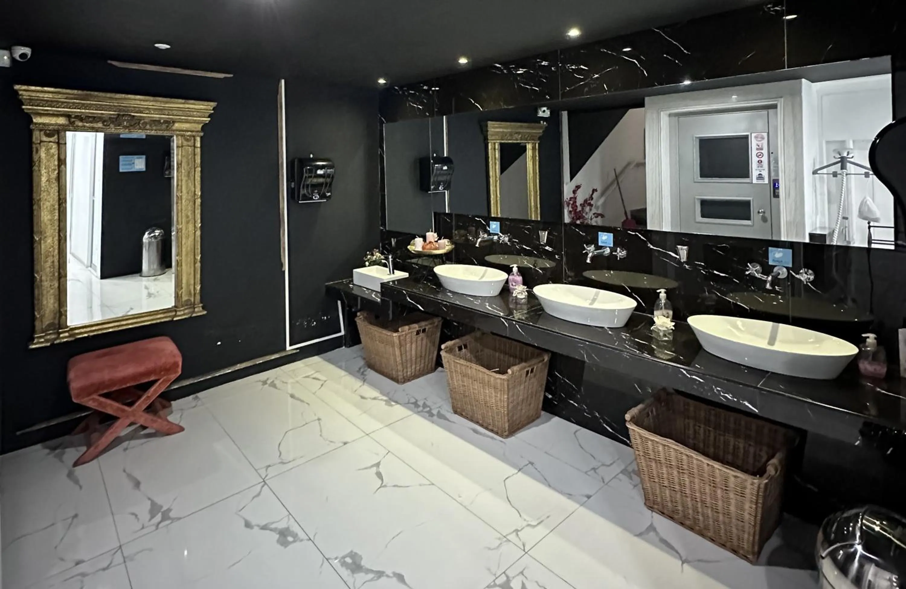 Bathroom in Thalia deco City & Beach Hotel