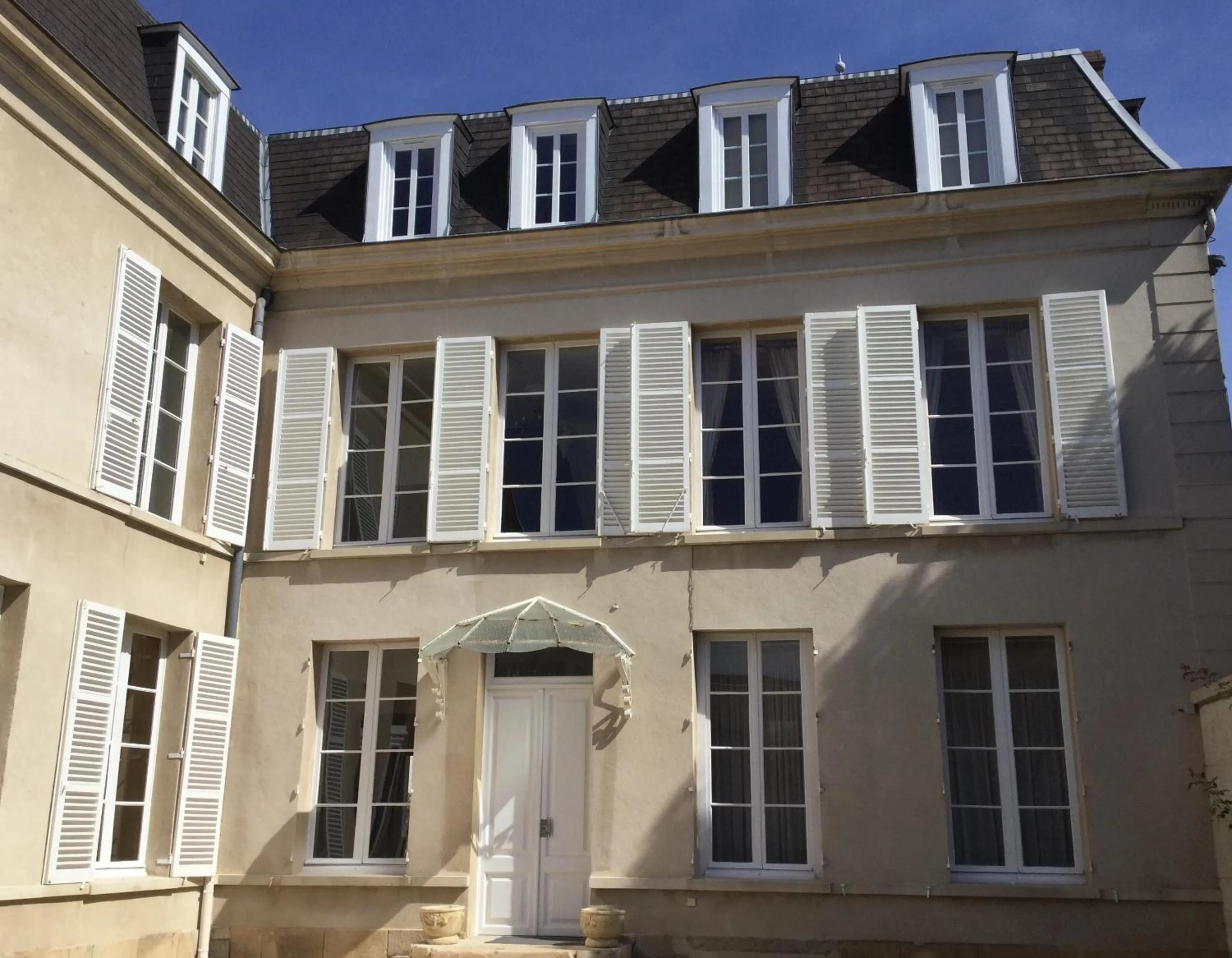 Property building in Le Clos d 'Aÿ