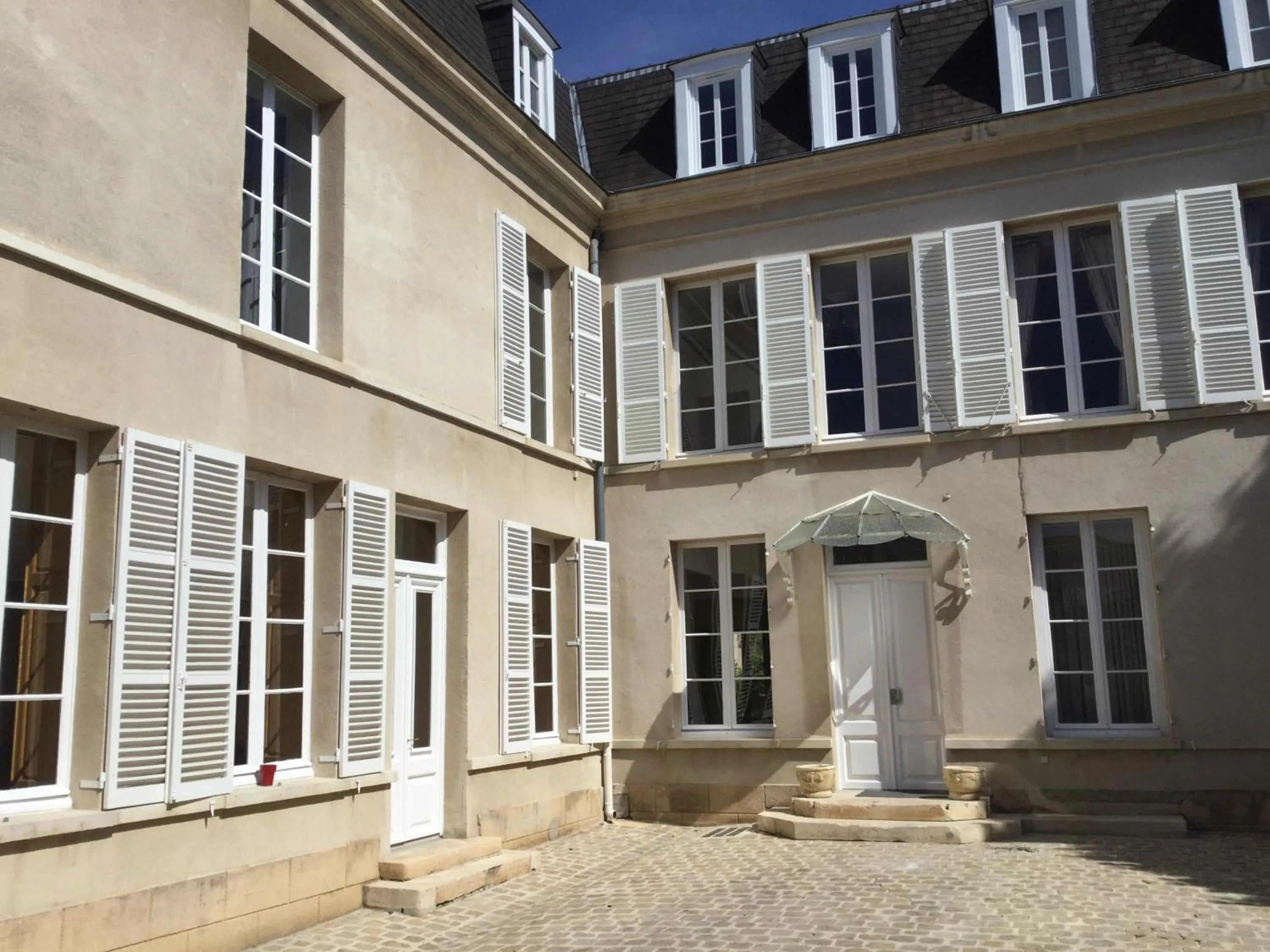 Property building in Le Clos d 'Aÿ