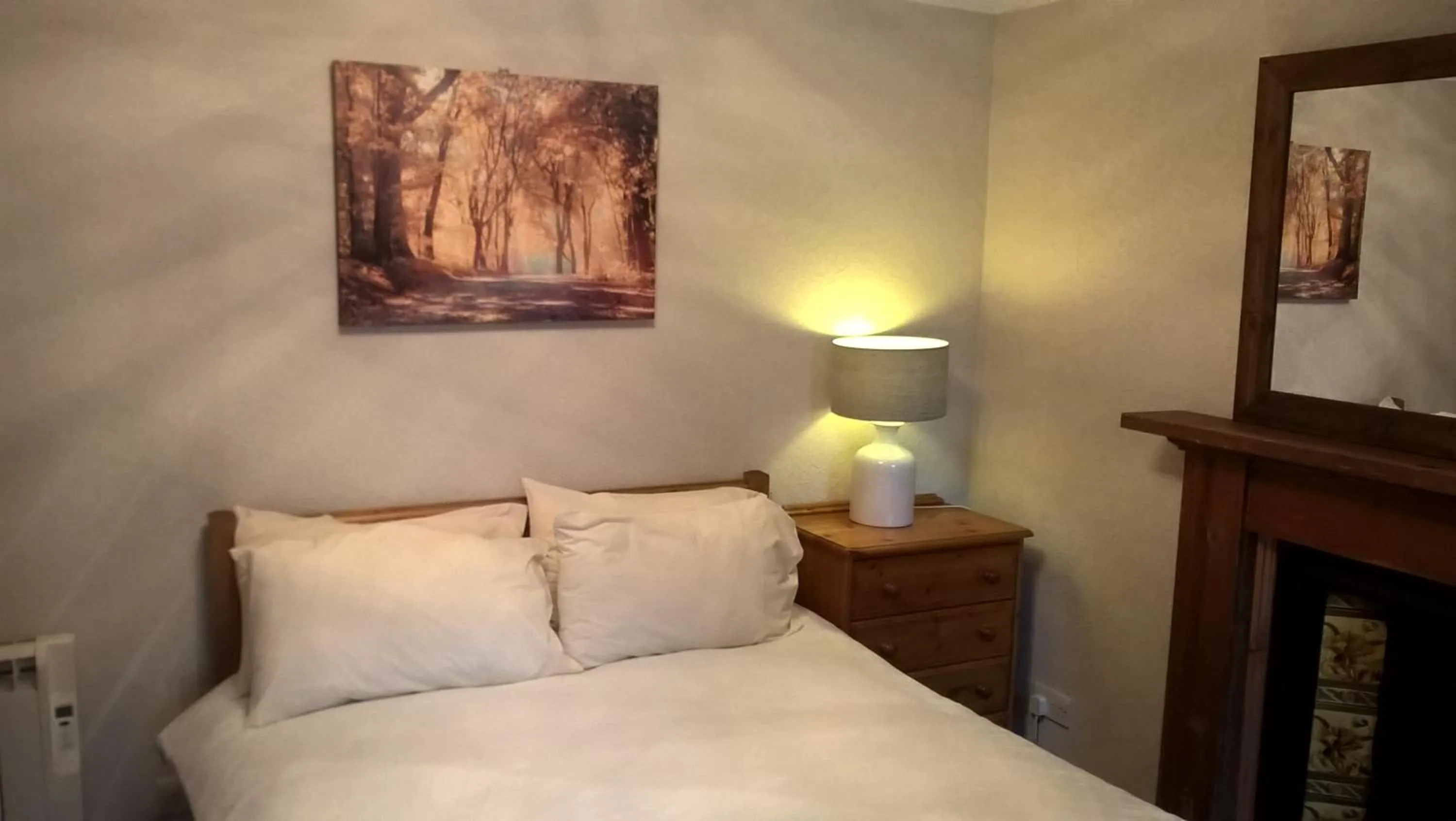 Bedroom, Bed in Bankfoot Inn