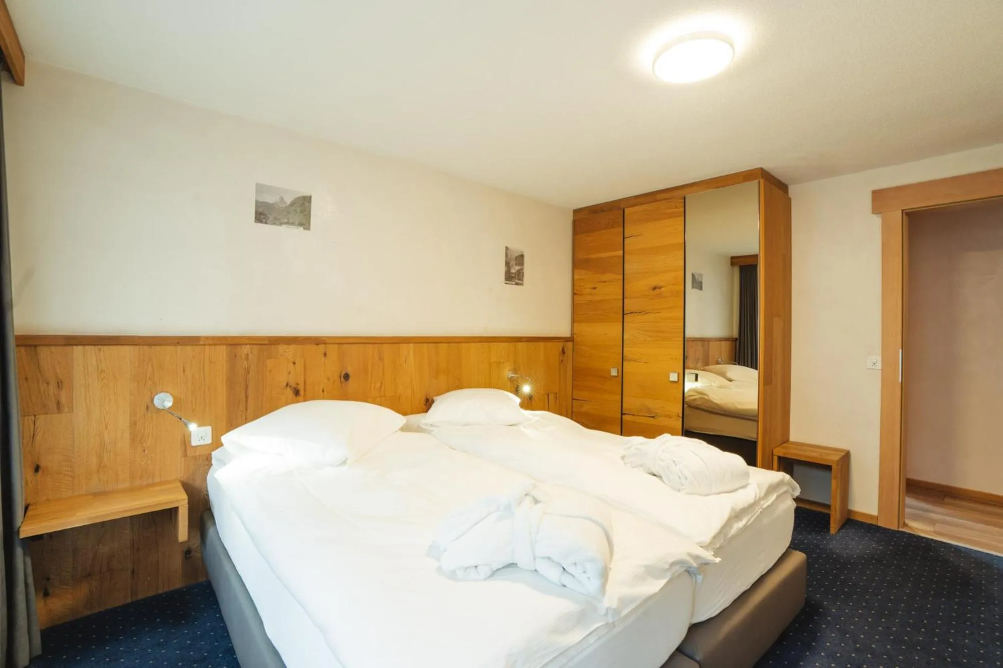 Bedroom, Bed in Hotel Matterhornblick