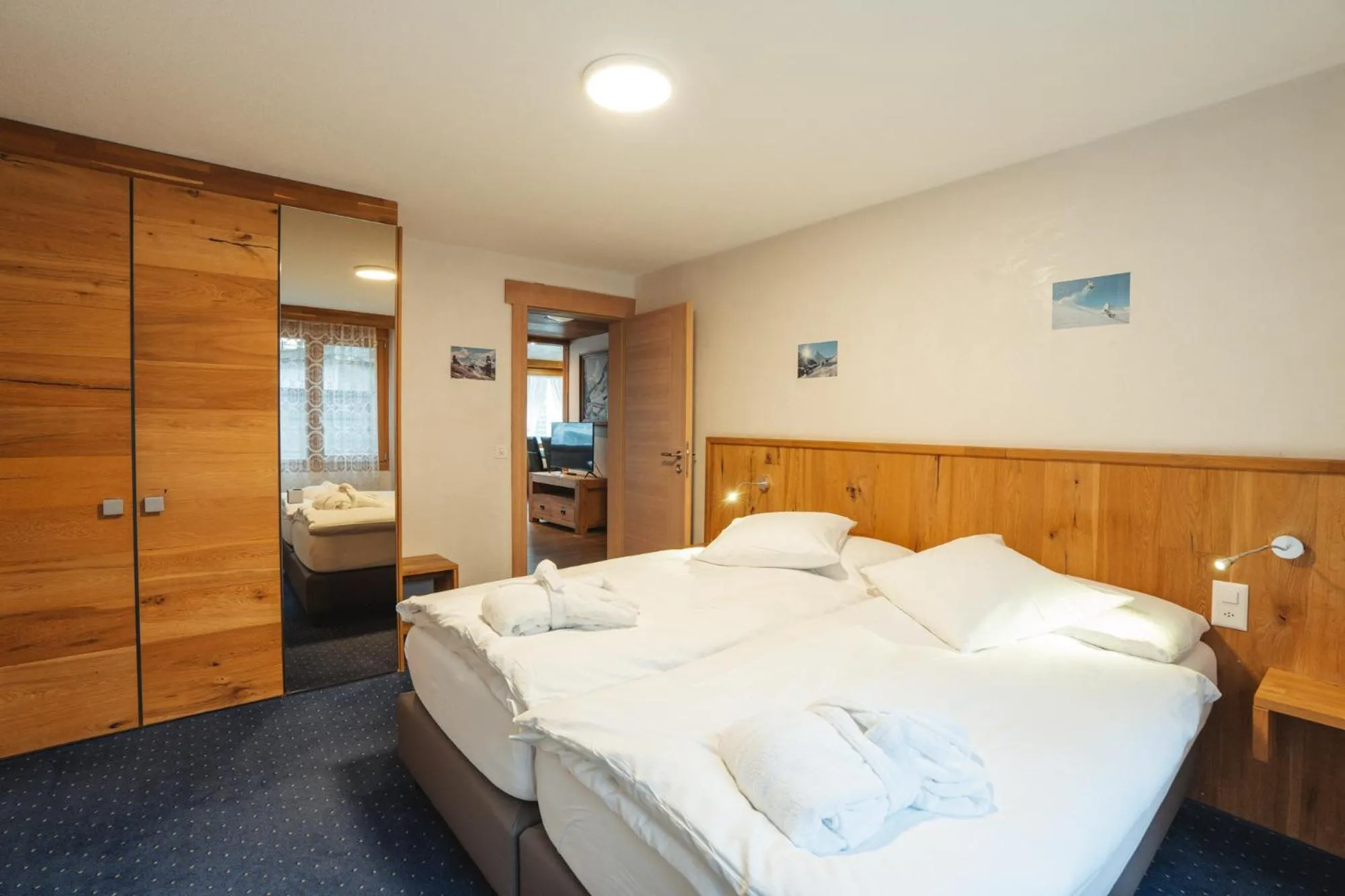 Bedroom, Bed in Hotel Matterhornblick