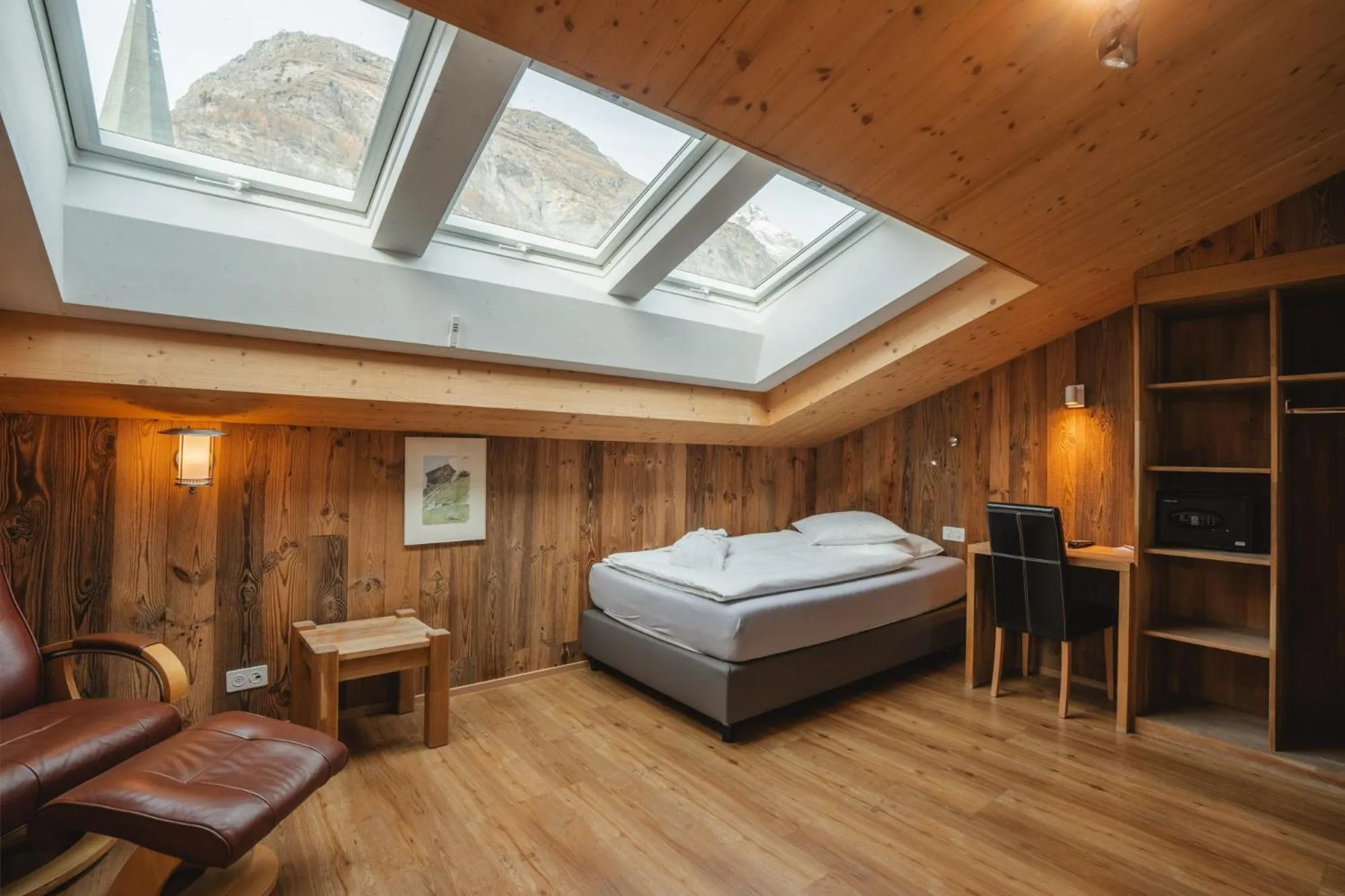 Bedroom, Bed in Hotel Matterhornblick