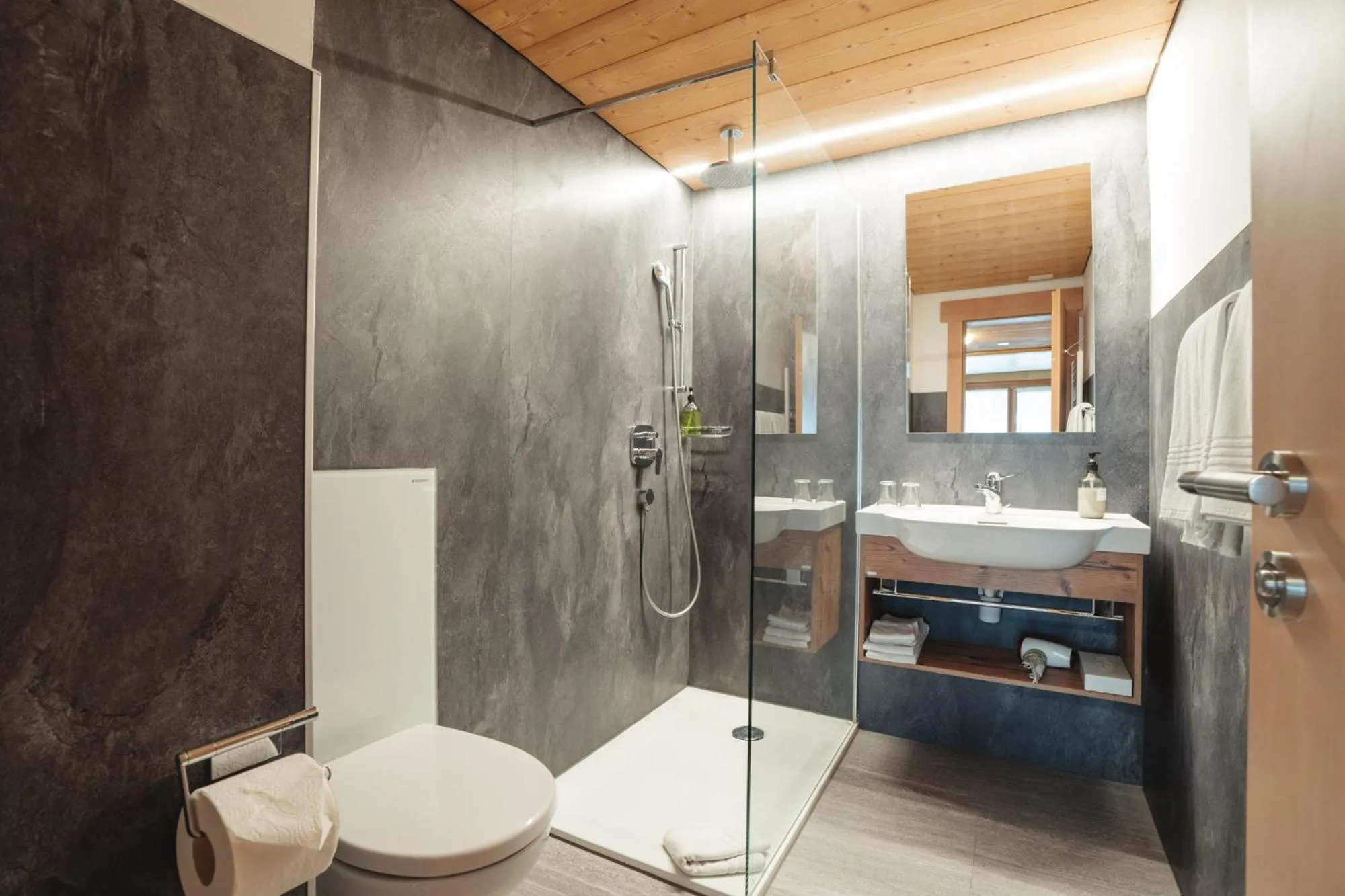 Bathroom in Hotel Matterhornblick