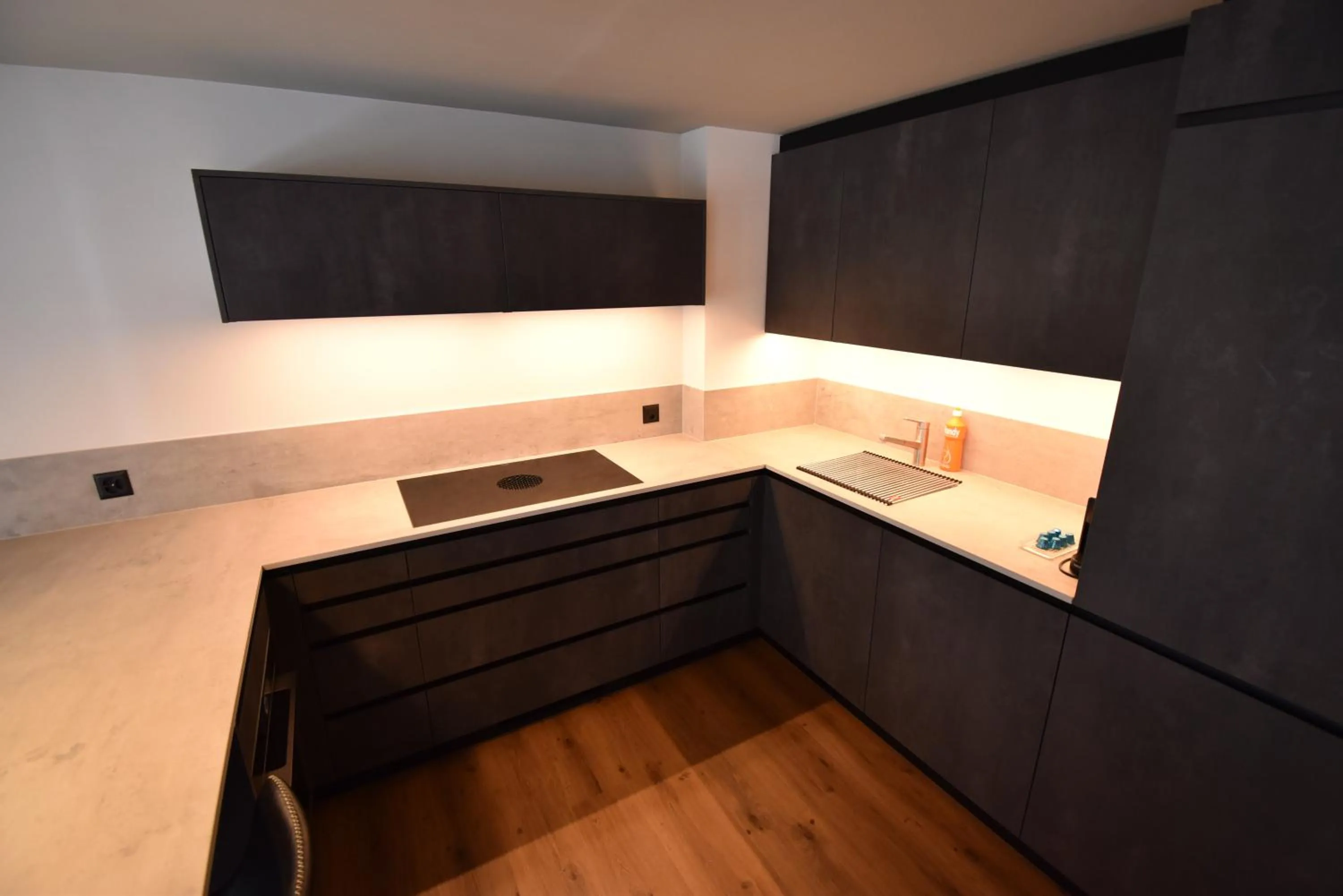 Kitchen or kitchenette in Hotel Matterhornblick