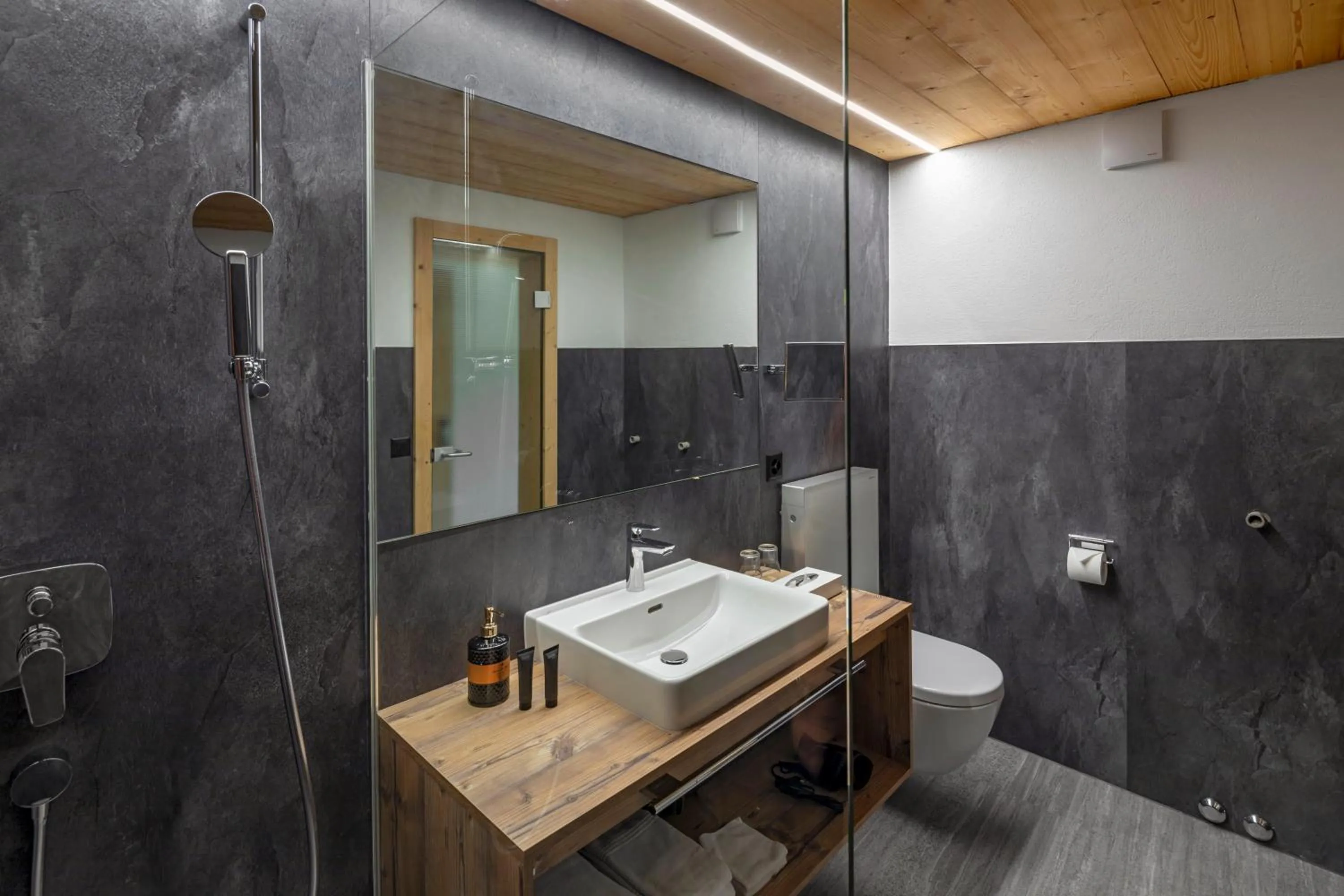 Bathroom in Hotel Matterhornblick