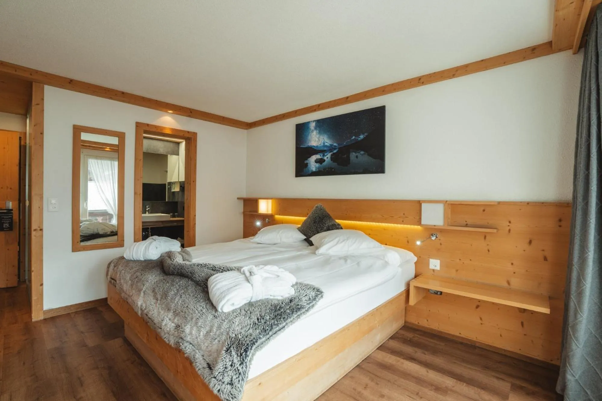 Bedroom, Bed in Hotel Matterhornblick