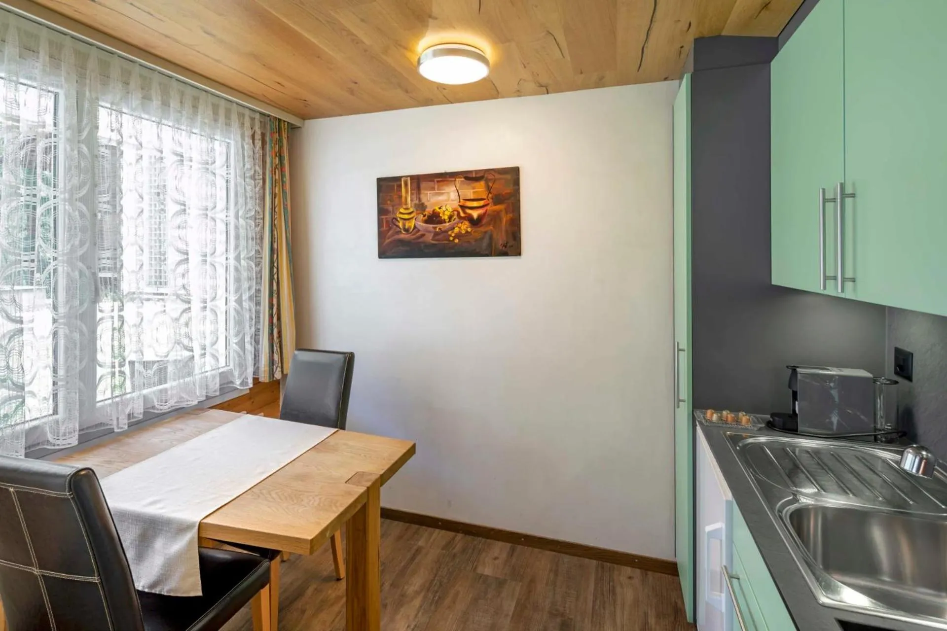 Kitchen or kitchenette in Hotel Matterhornblick