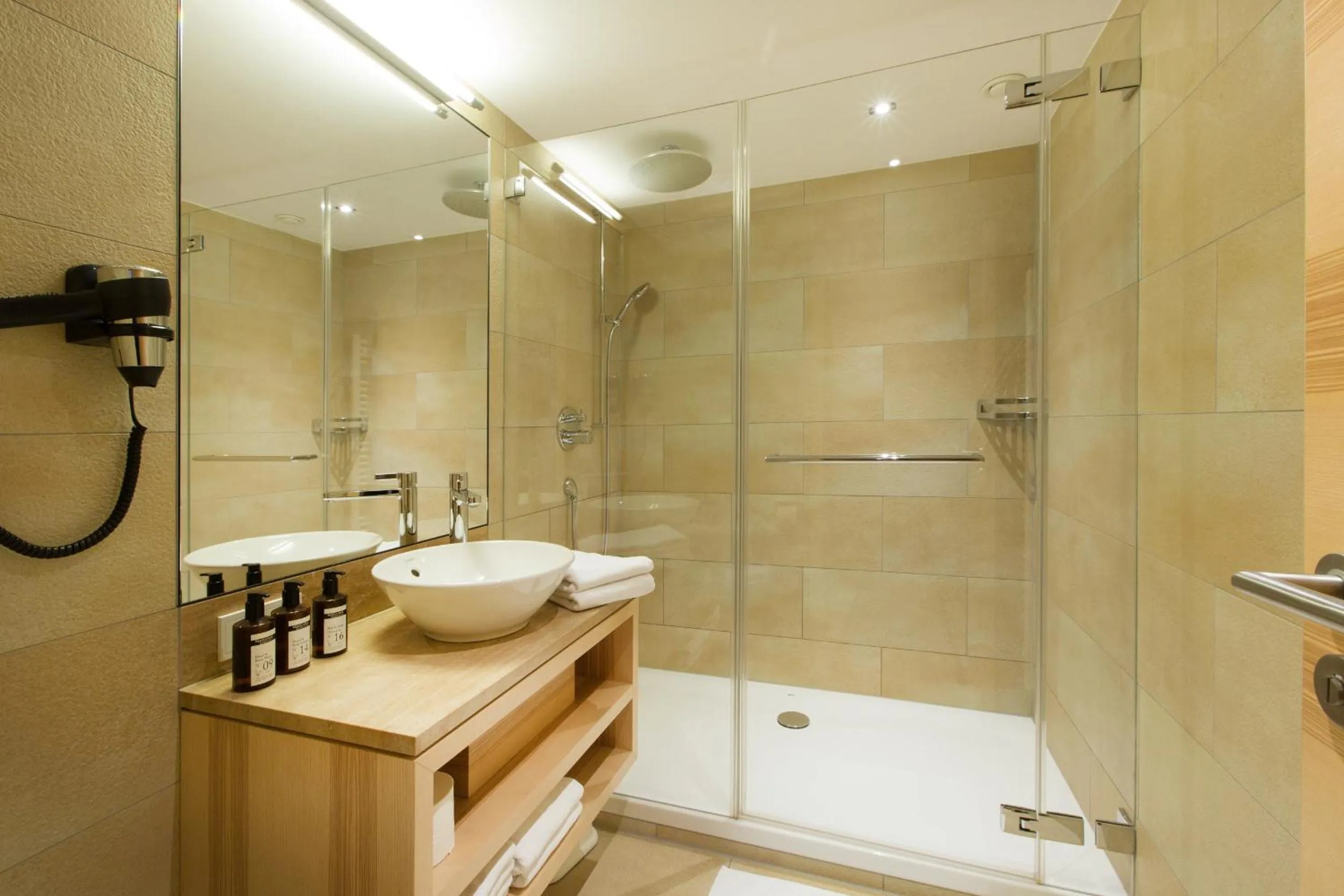 Shower in Familienhotel Mateera Gargellen / Montafon