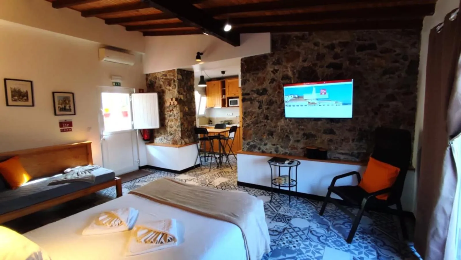 Bedroom, Bed in Villas de Cintra