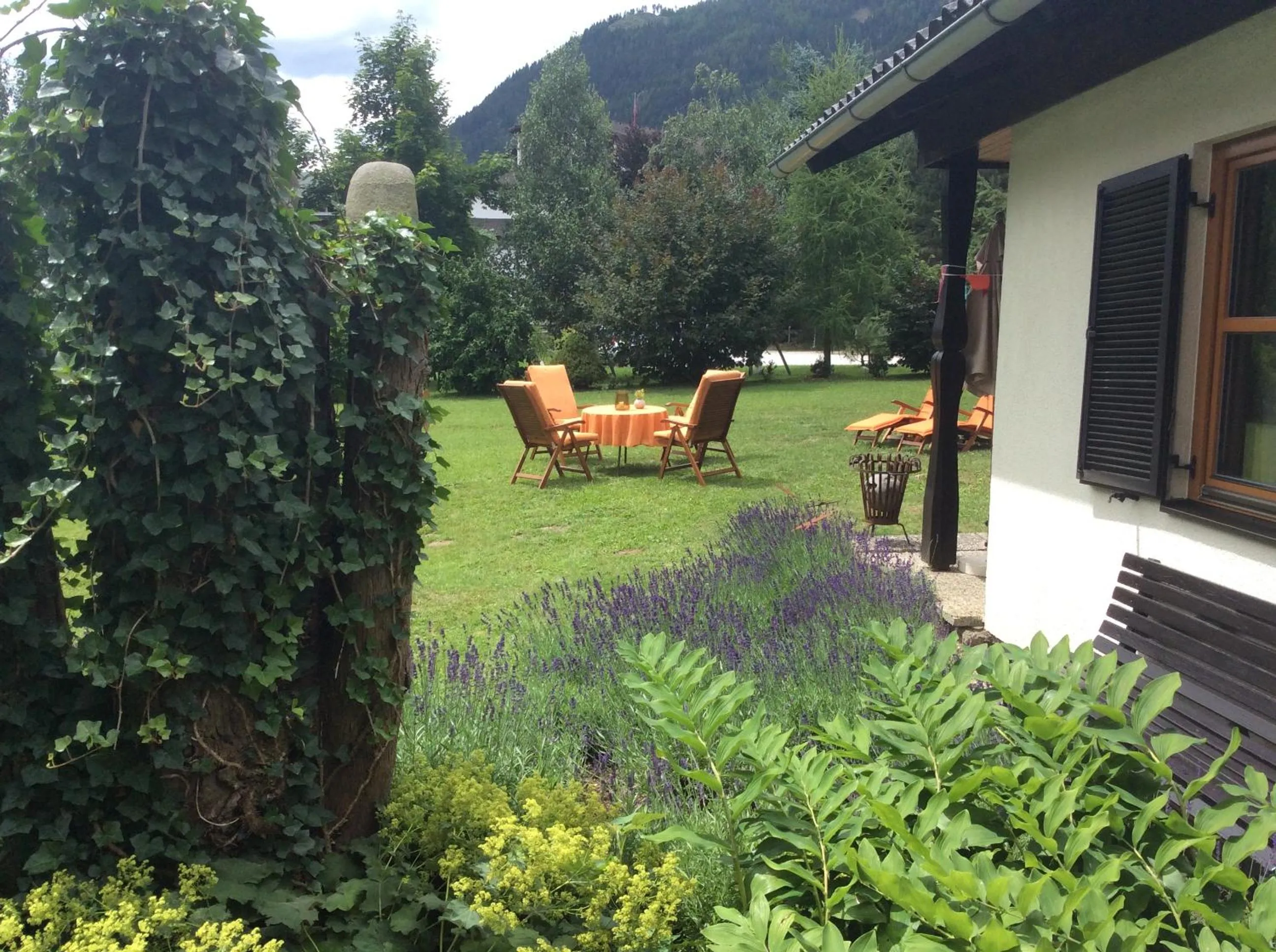 Garden in Ferienwohnungen Familie Wetzlinger