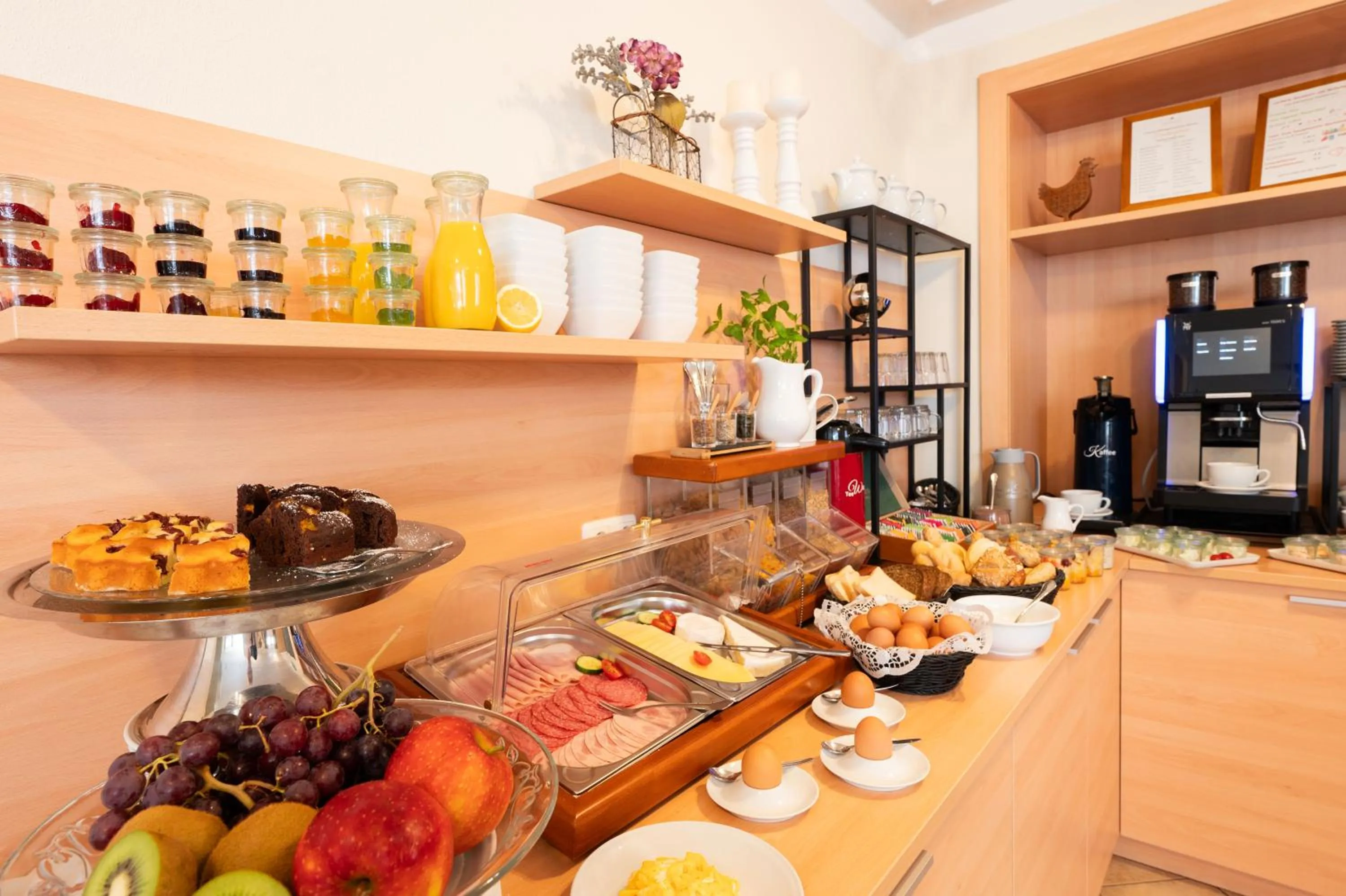 Breakfast in Gästehaus Zehmerhof bei Erding