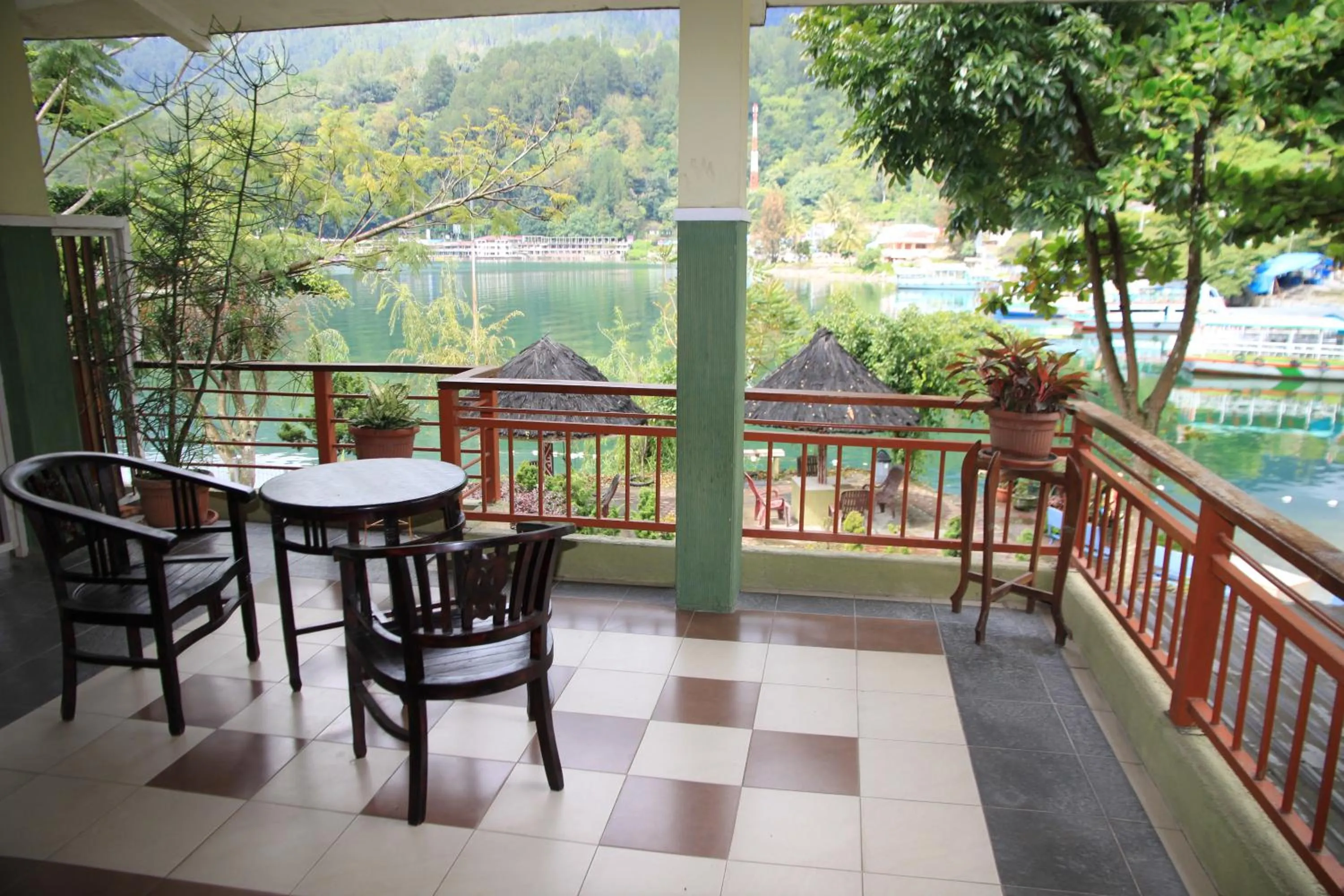 Pandu Lakeside Hotel Parapat