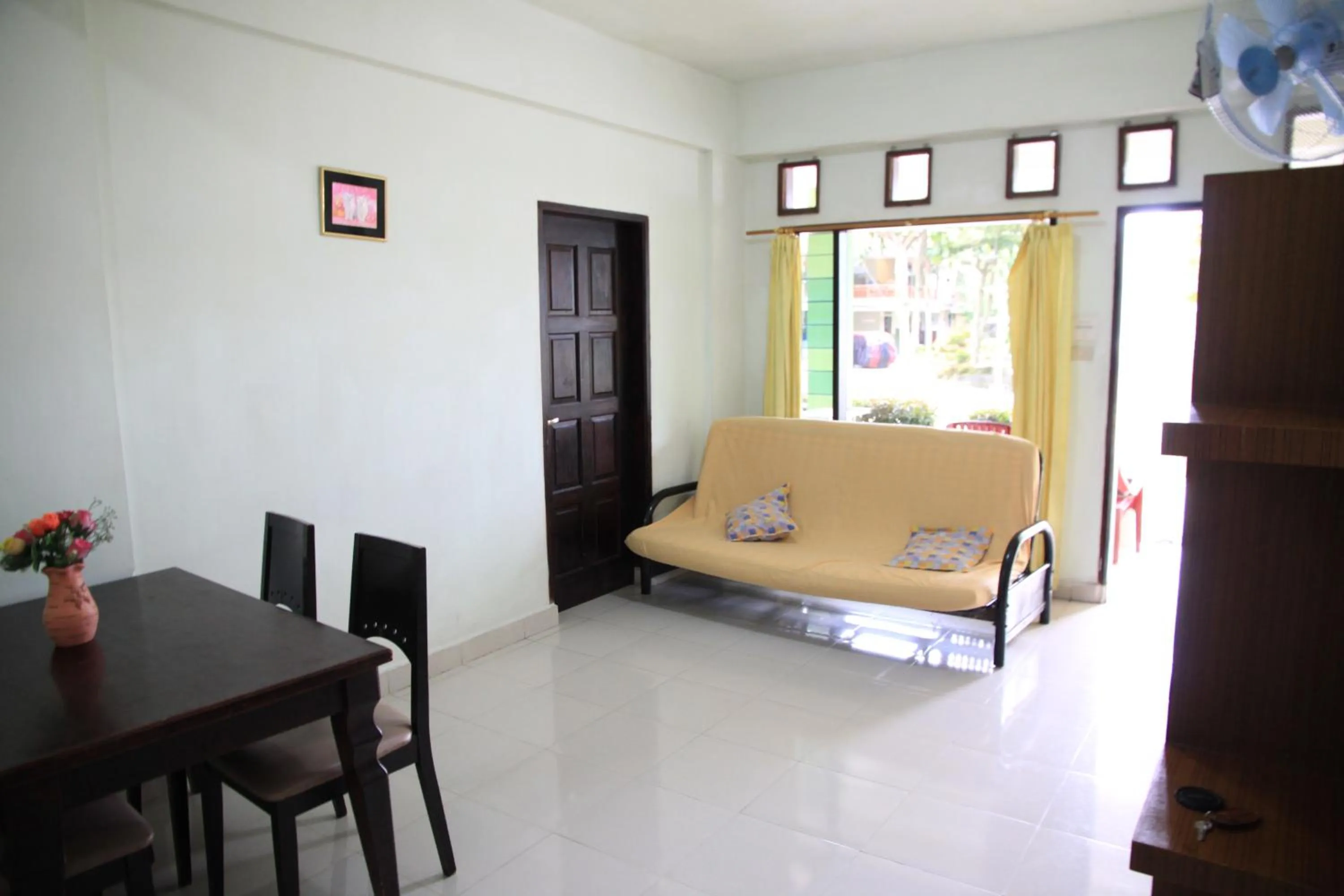 Bed in Pandu Lakeside Hotel Parapat