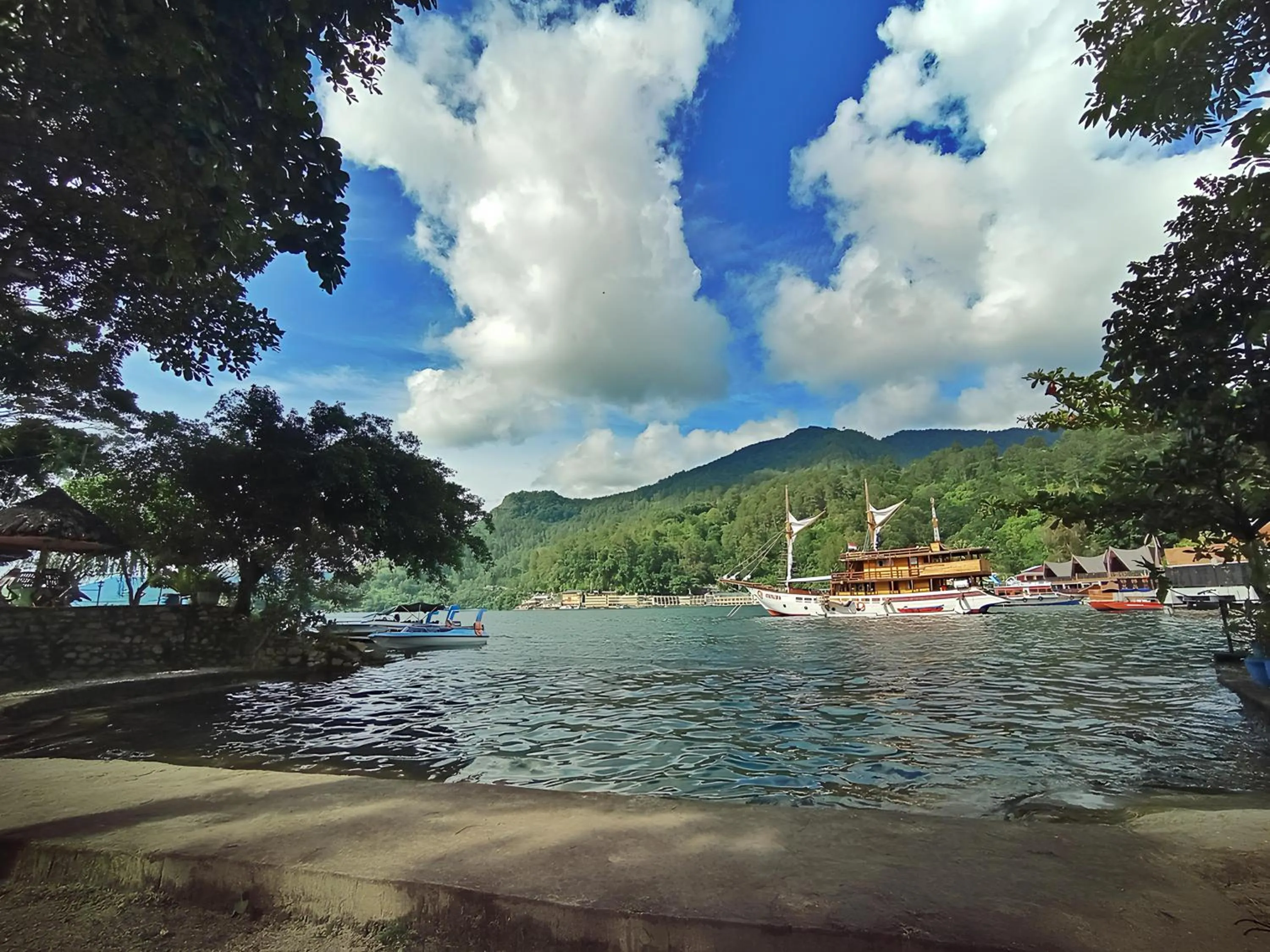 Pandu Lakeside Hotel Parapat