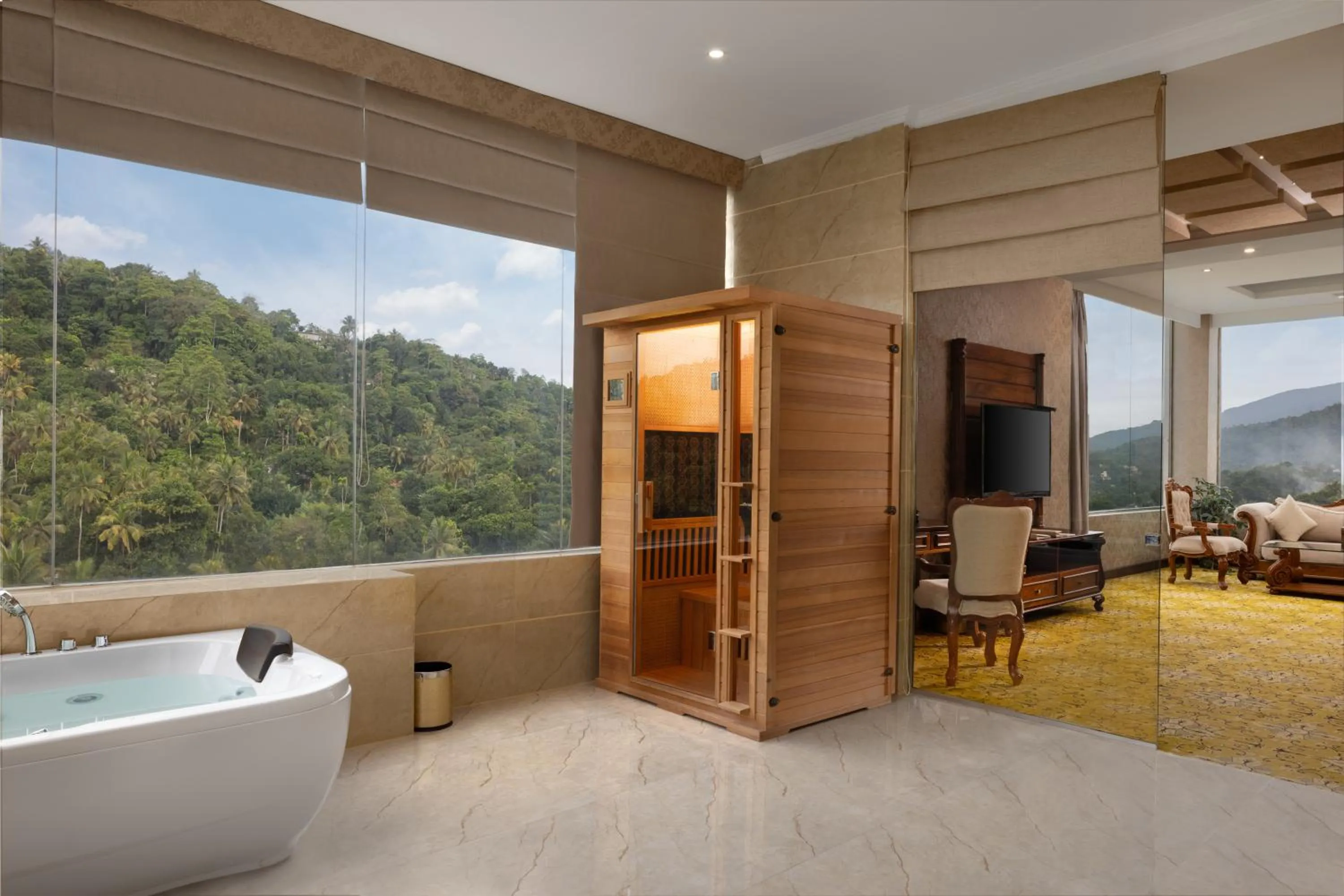 Hot Tub in The Golden Crown Hotel