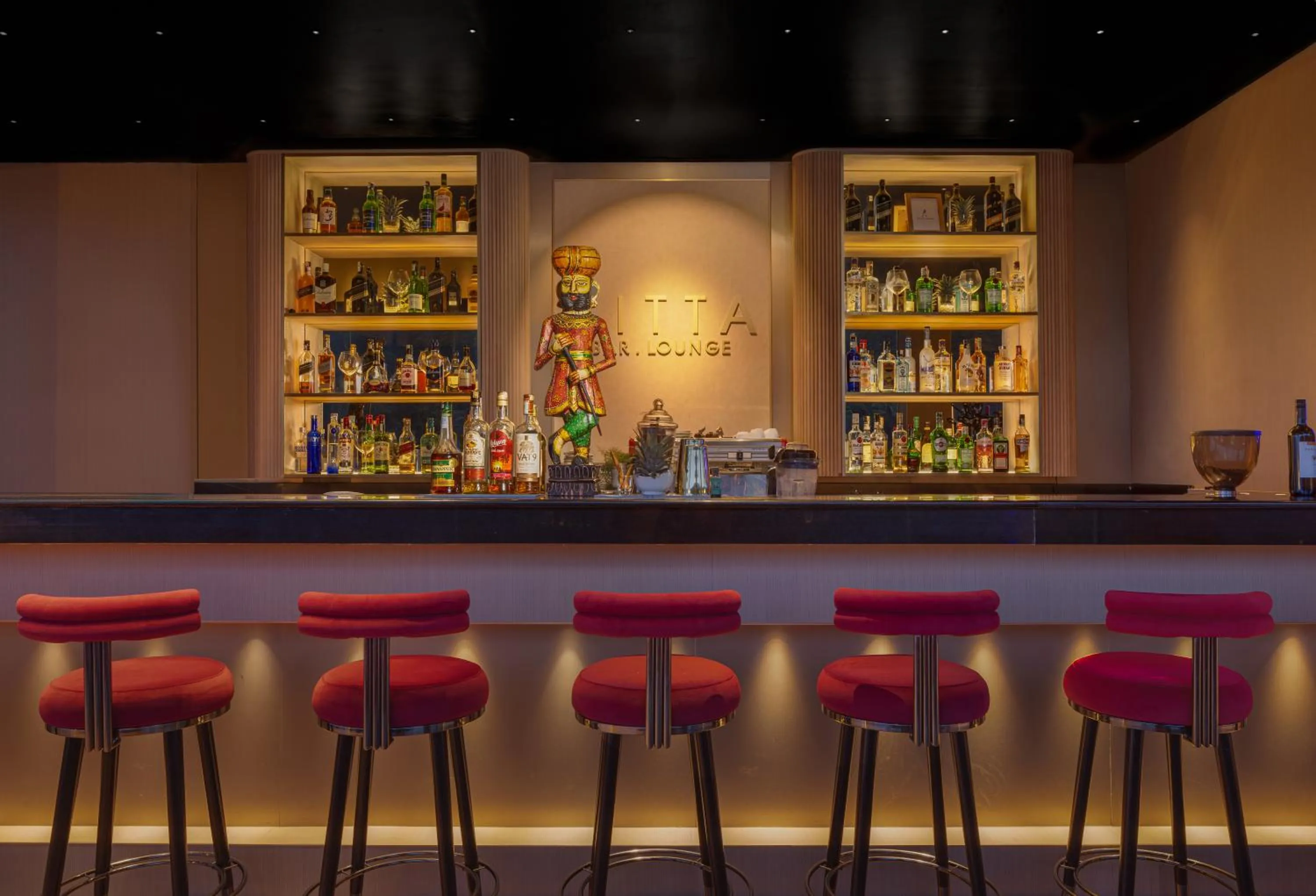 Lounge or bar in The Golden Crown Hotel