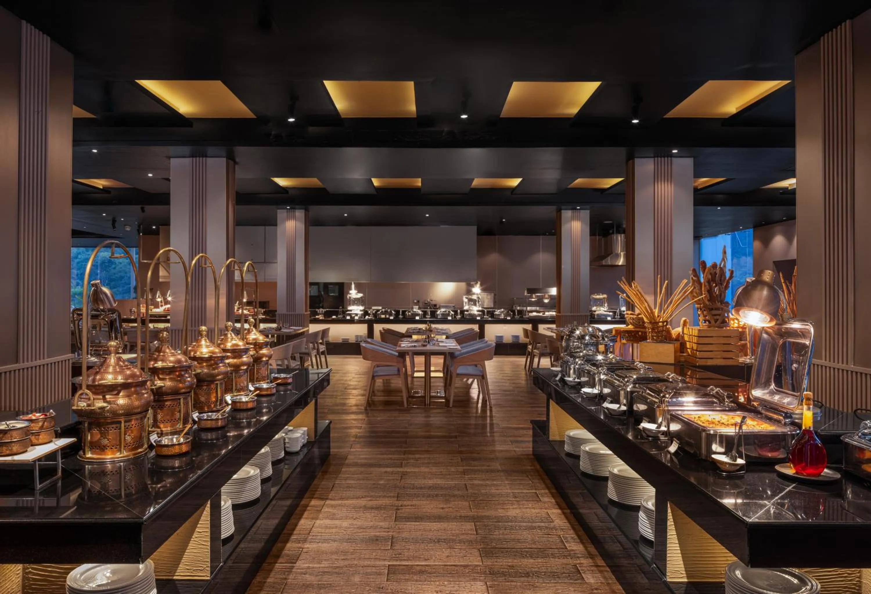 Restaurant/places to eat in The Golden Crown Hotel