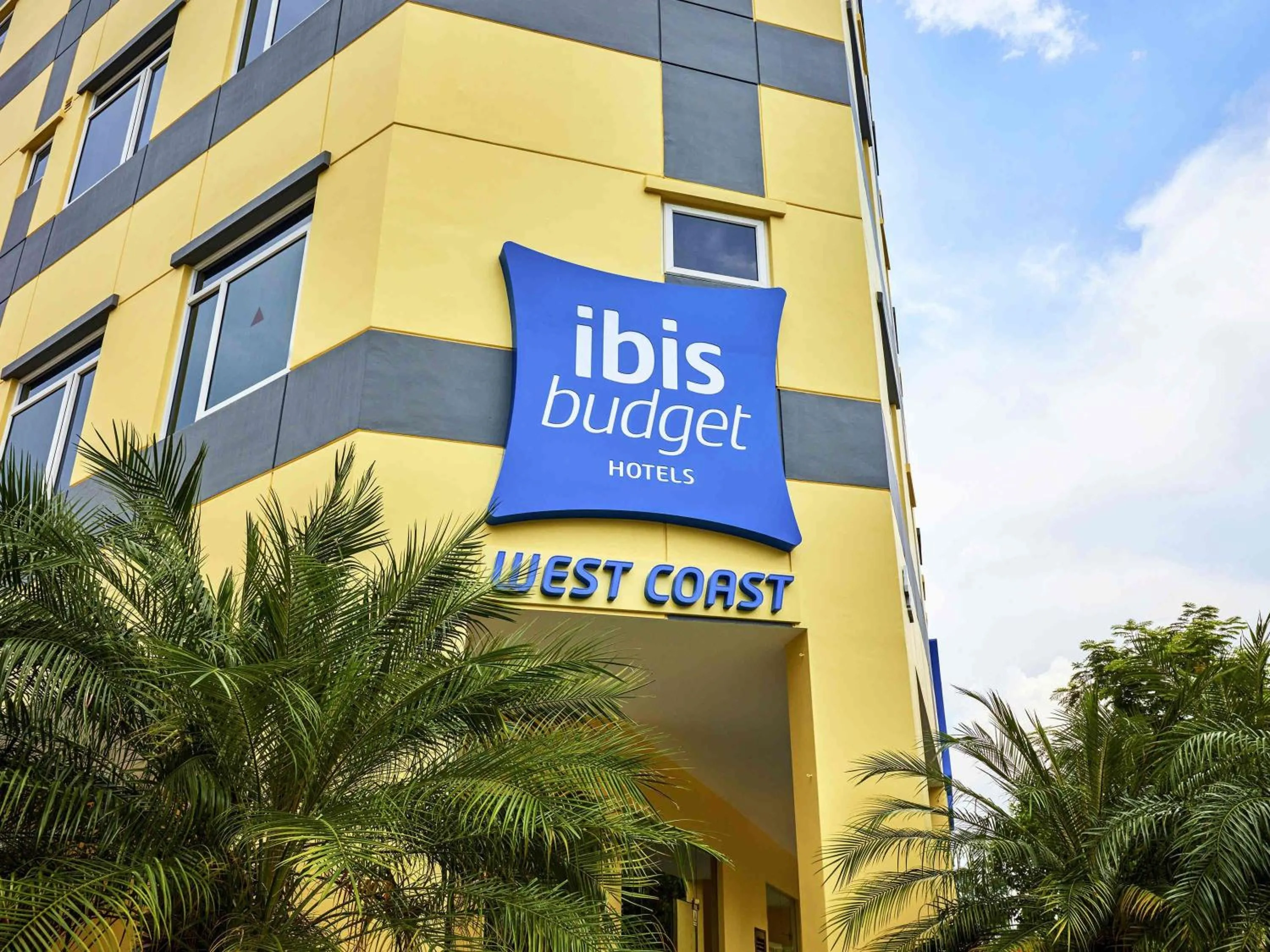 Property building in ibis budget Singapore West Coast