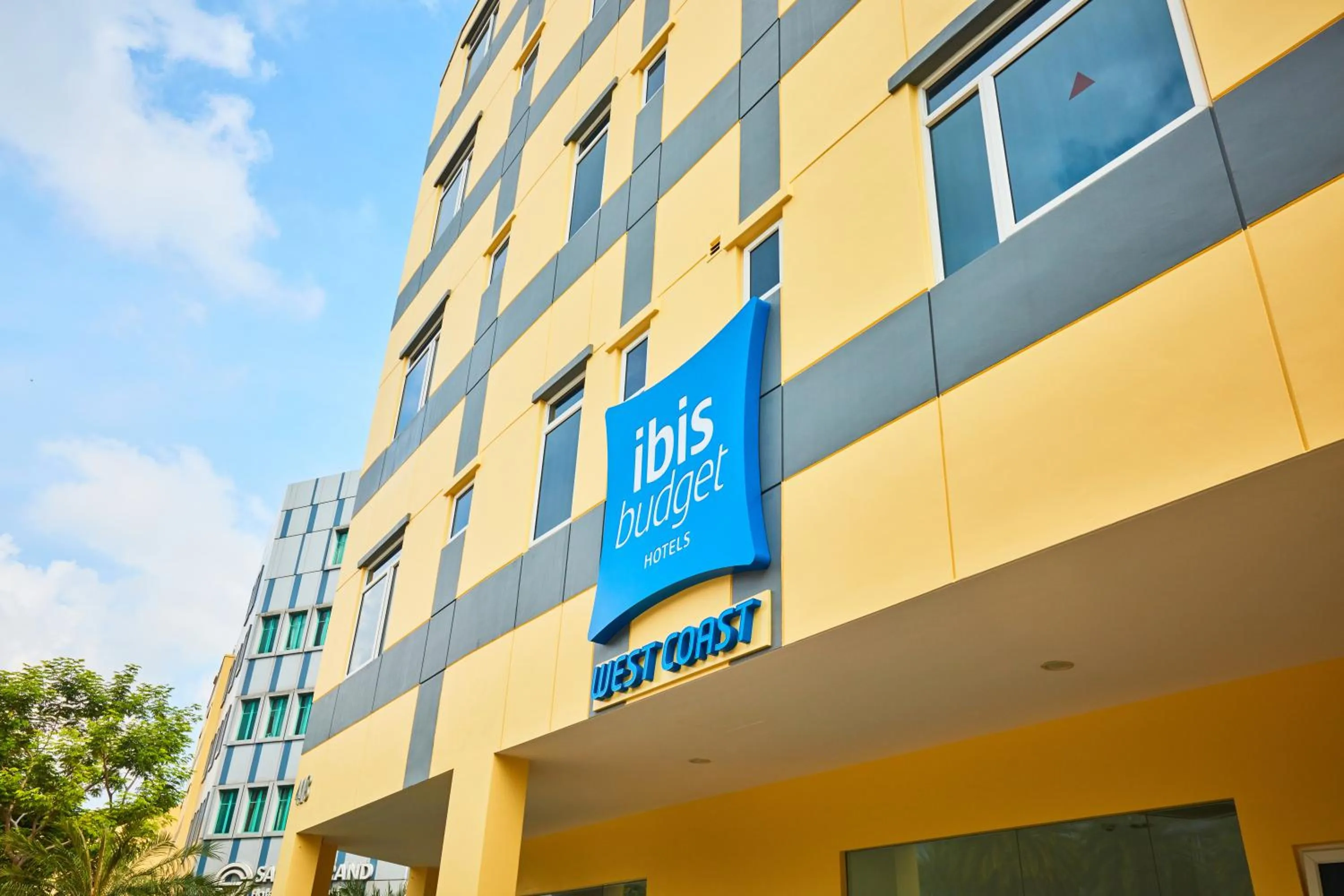 Property building in ibis budget Singapore West Coast