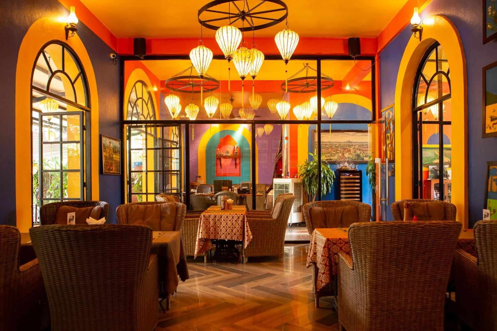 Restaurant/places to eat in Victory Road Villas