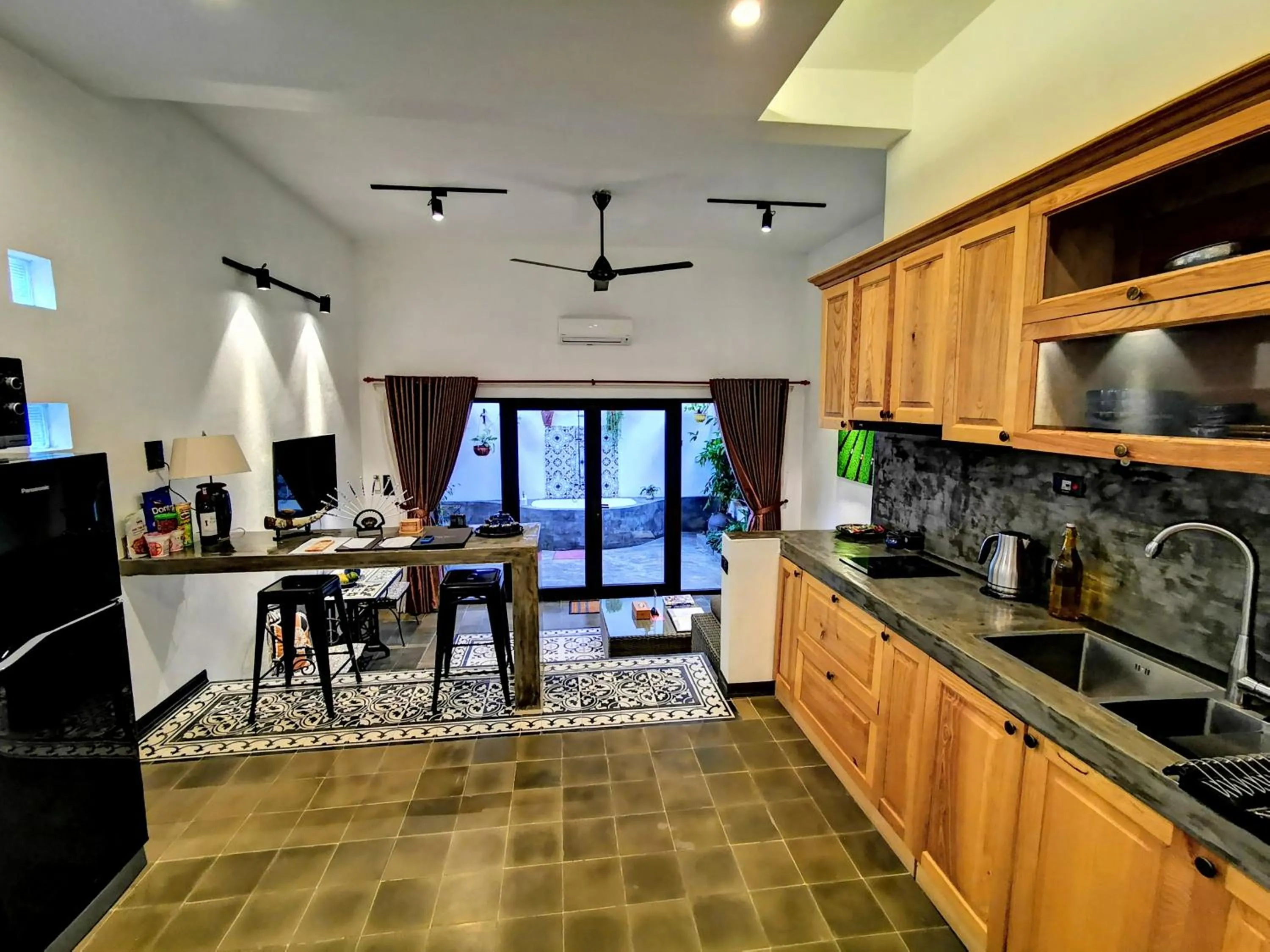 Kitchen or kitchenette in Victory Road Villas