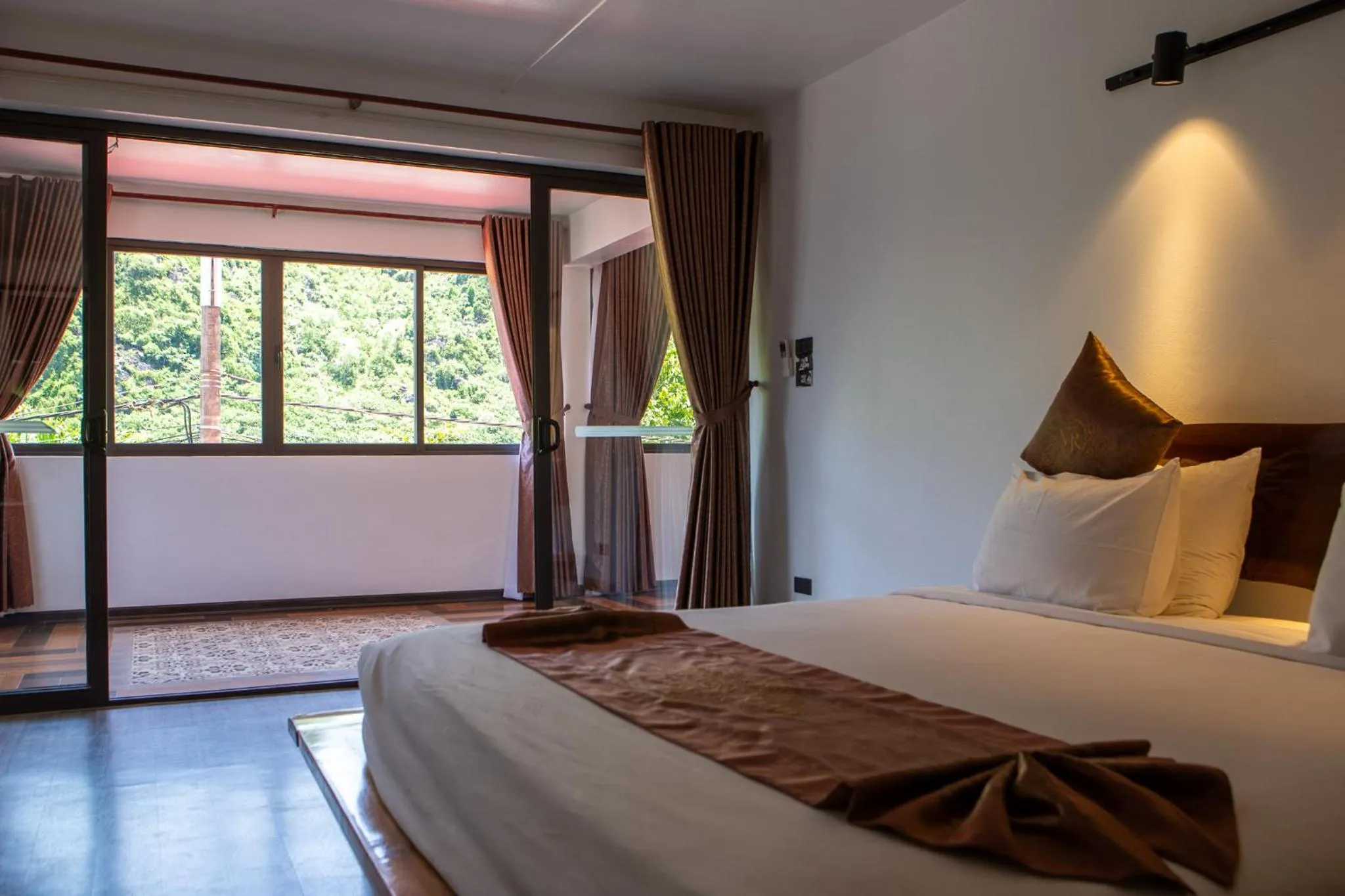 Bedroom, Bed in Victory Road Villas