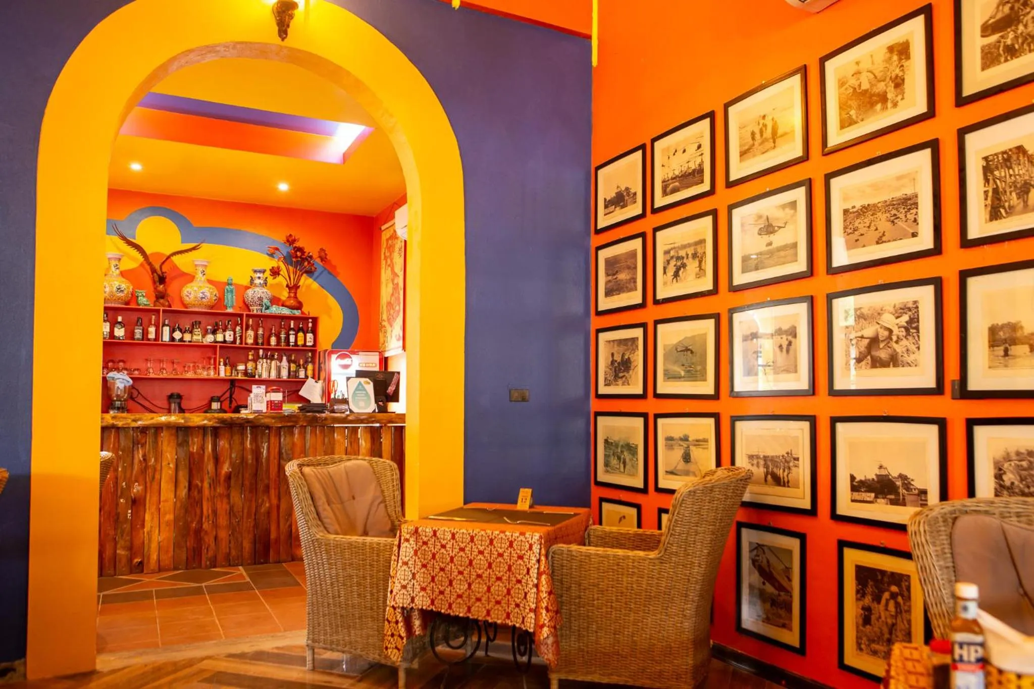 Restaurant/places to eat in Victory Road Villas