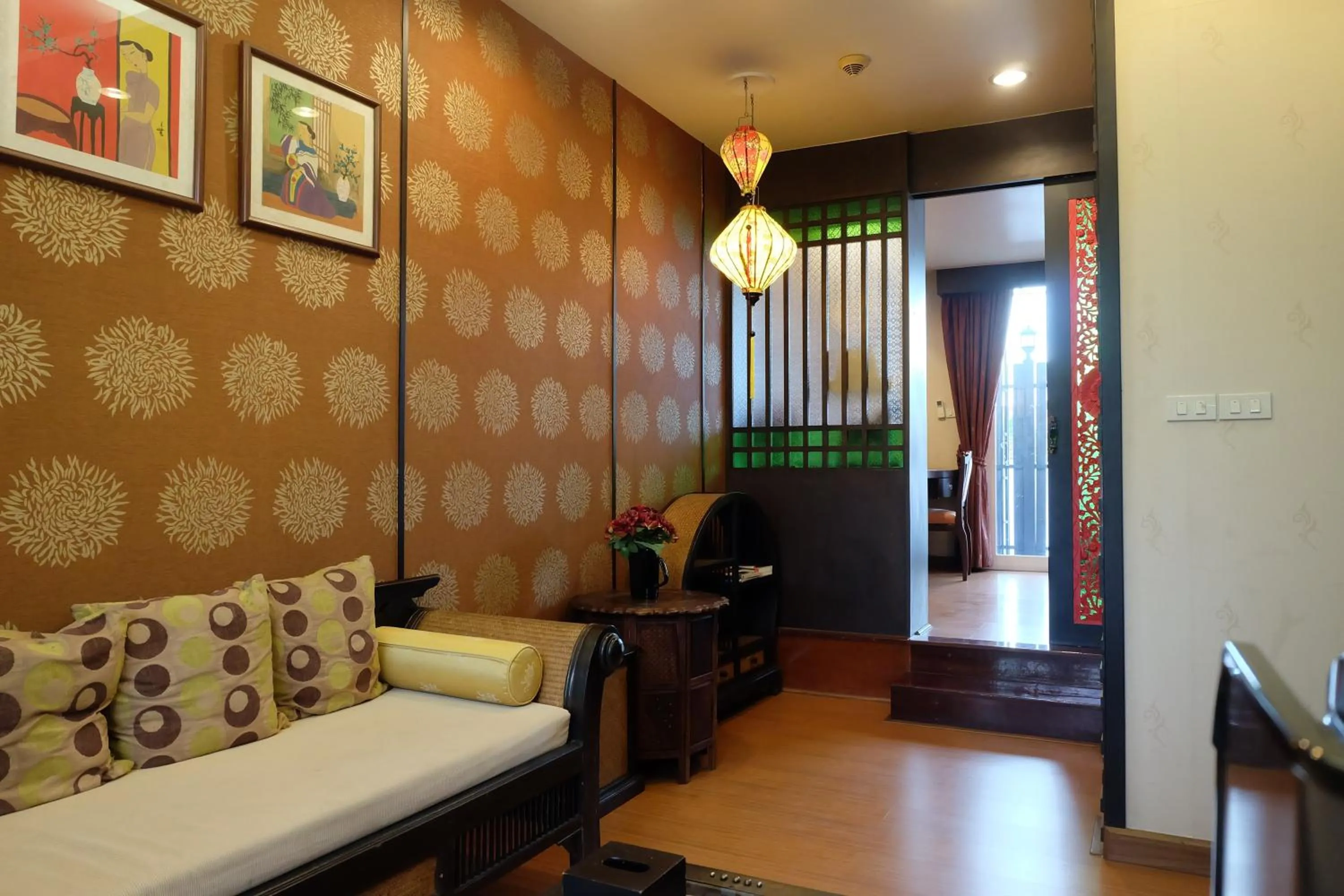 Seating area in Sabai Sabai@Sukhumvit Hotel