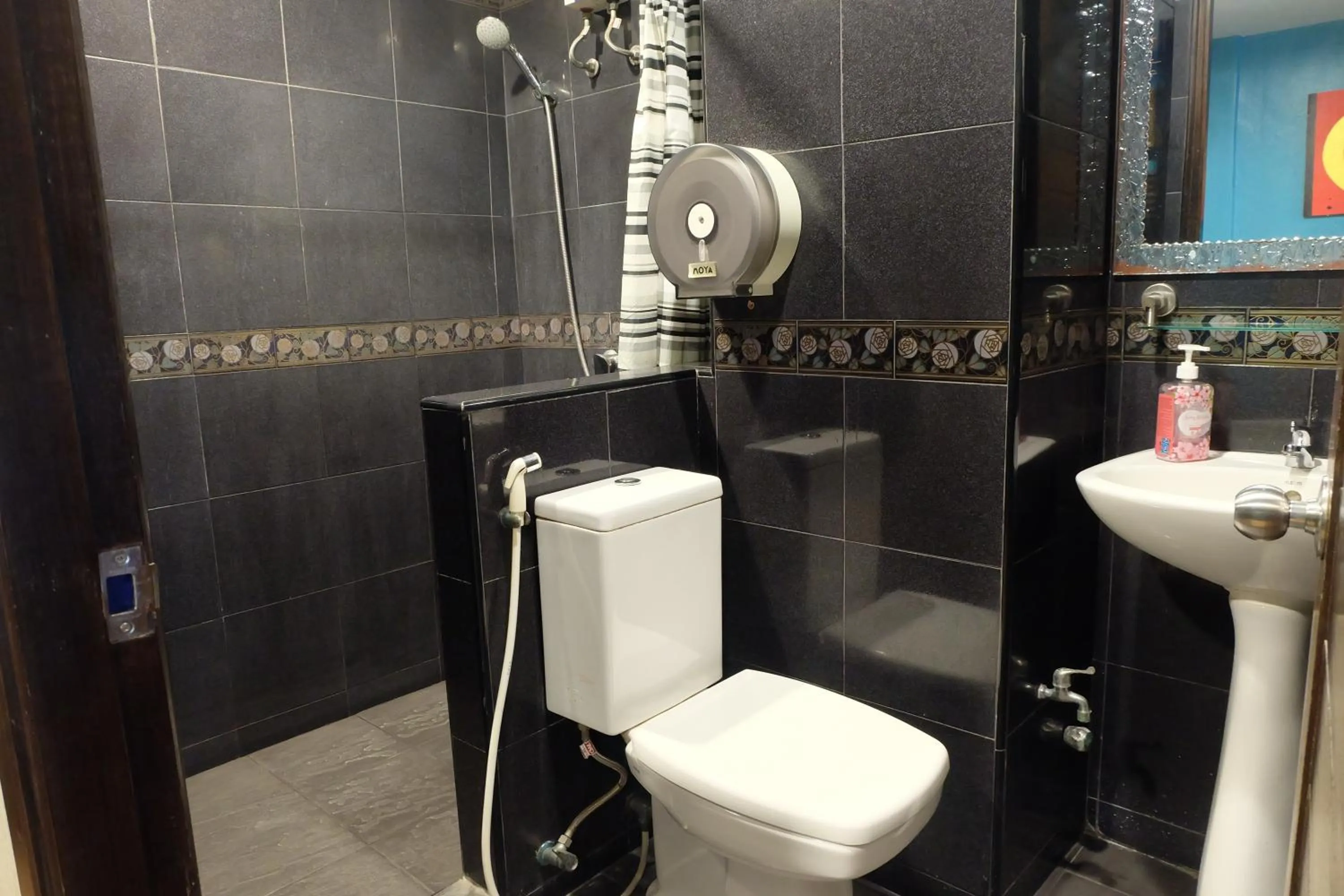 Shower in Sabai Sabai@Sukhumvit Hotel