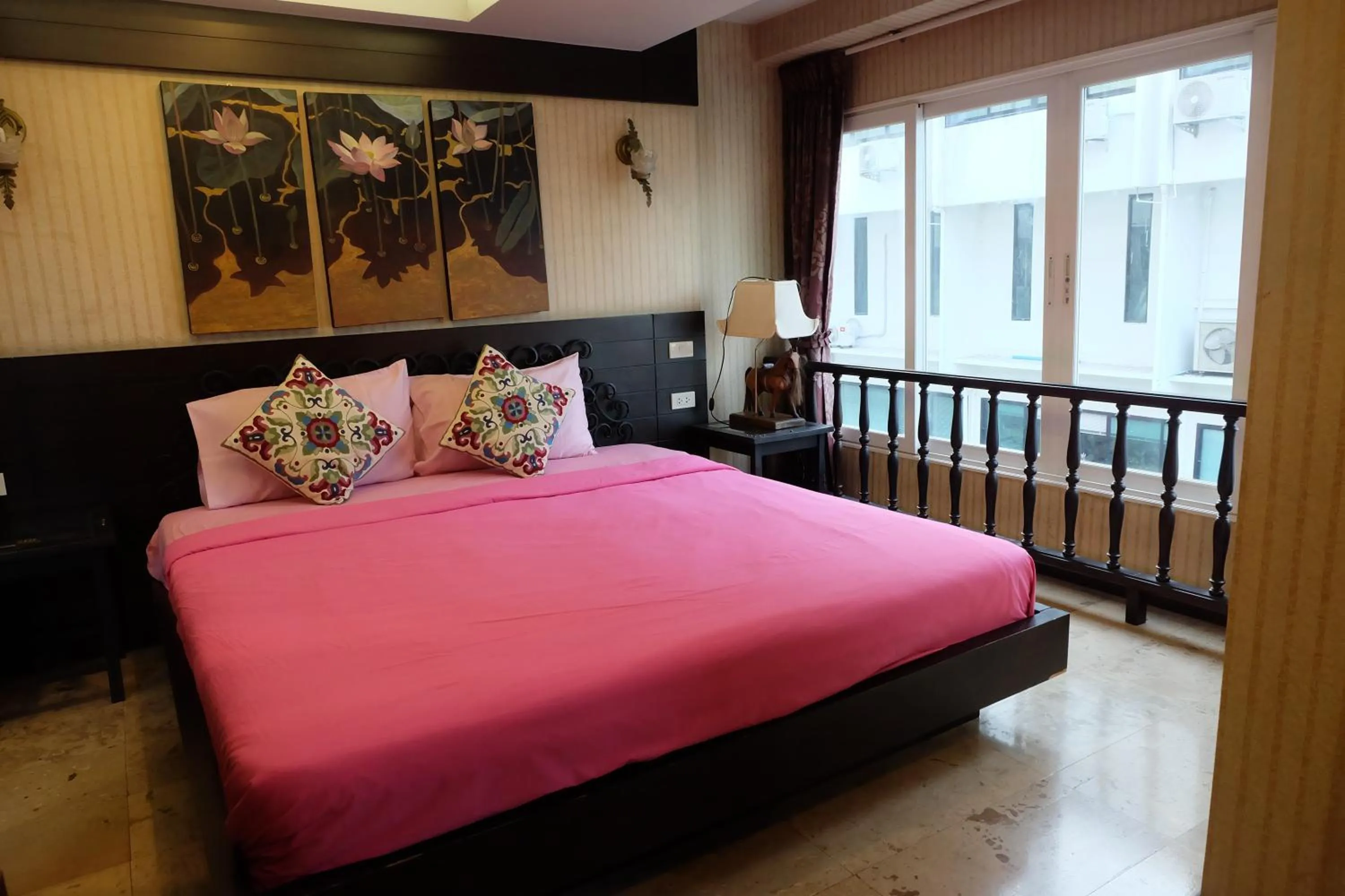 Bed in Sabai Sabai@Sukhumvit Hotel