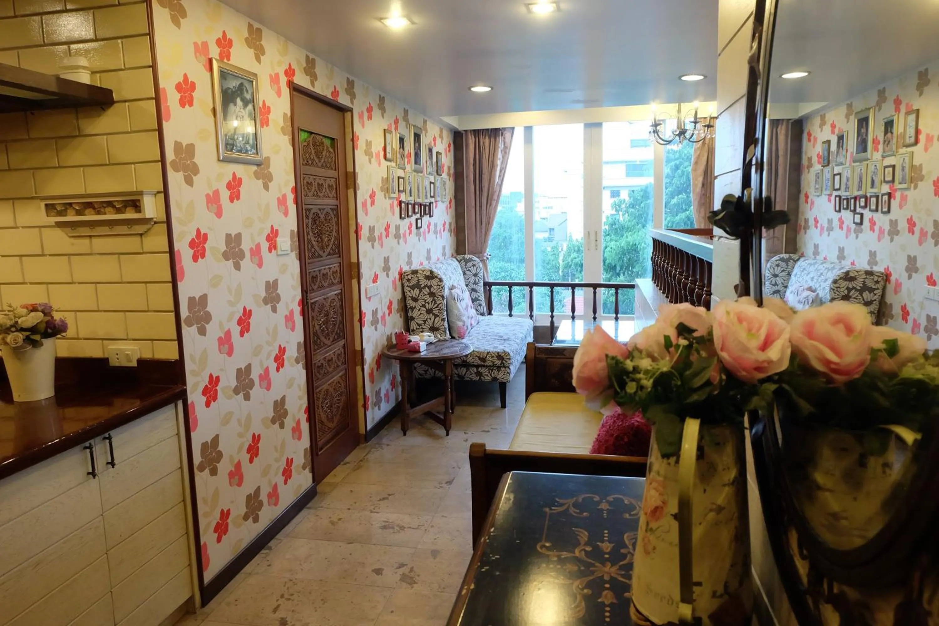 Seating area in Sabai Sabai@Sukhumvit Hotel